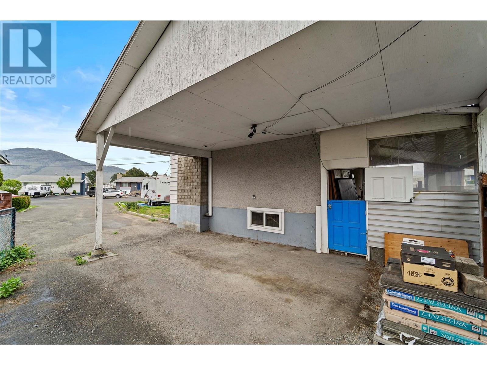 1267 Creston Place, Kamloops, British Columbia  V2B 2Y7 - Photo 5 - 10345409