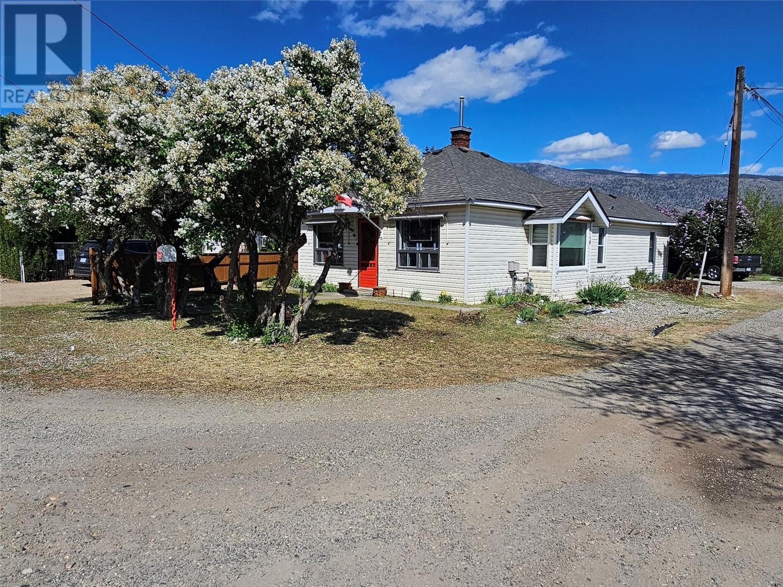 6335 Okanagan Street, Oliver, British Columbia  V0H 1T0 - Photo 1 - 10345386