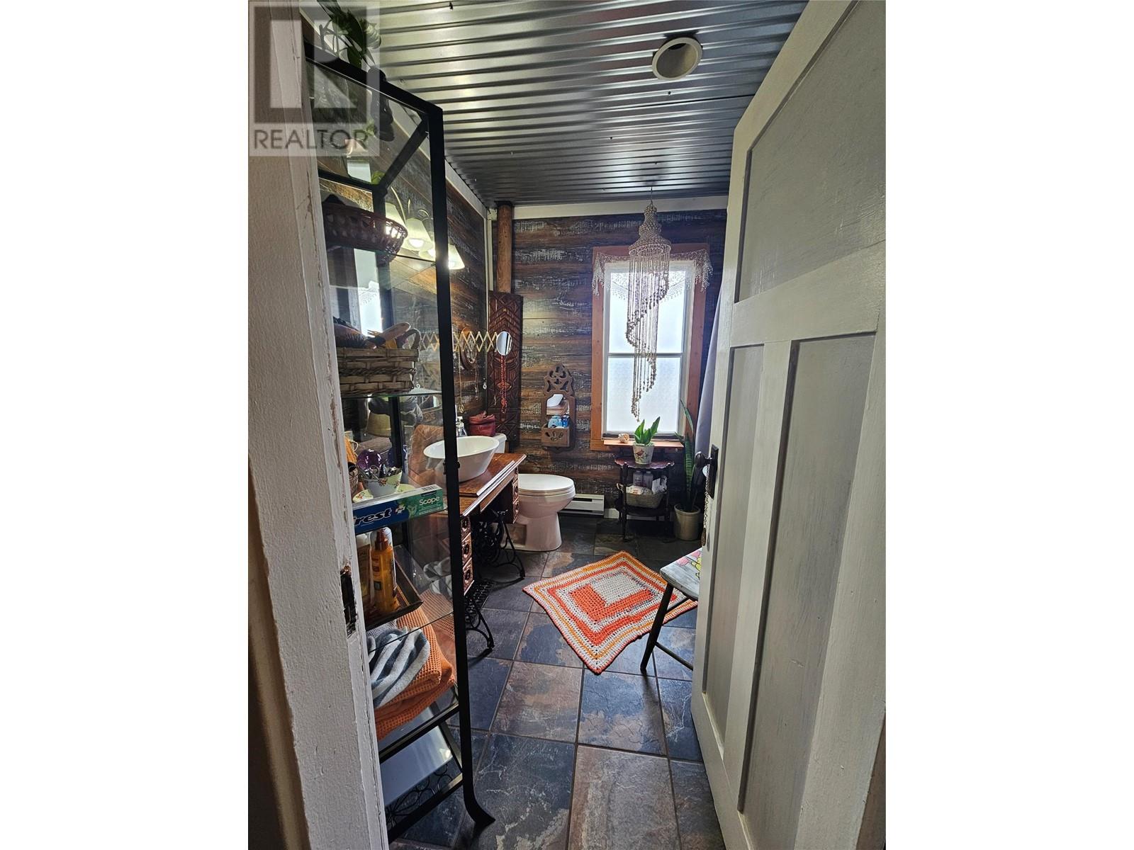 6335 Okanagan Street, Oliver, British Columbia  V0H 1T0 - Photo 12 - 10345386