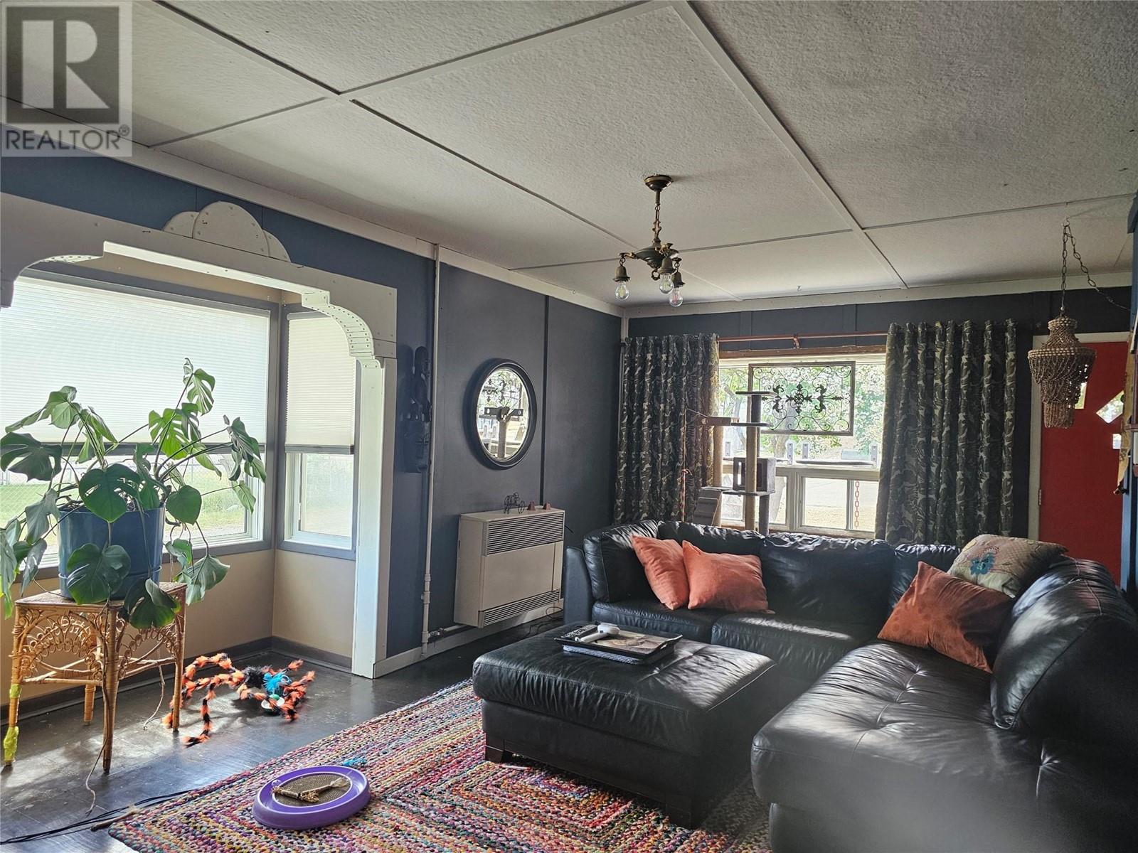 6335 Okanagan Street, Oliver, British Columbia  V0H 1T0 - Photo 5 - 10345386