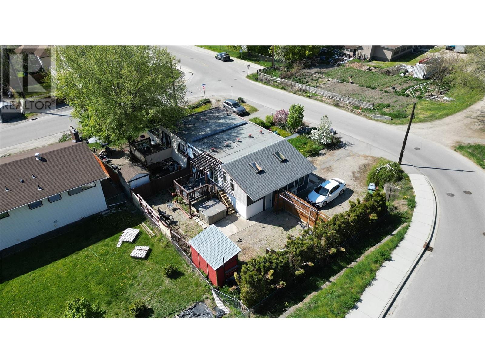 675 Webster Road, Kelowna, British Columbia  V1X 4V6 - Photo 2 - 10345709