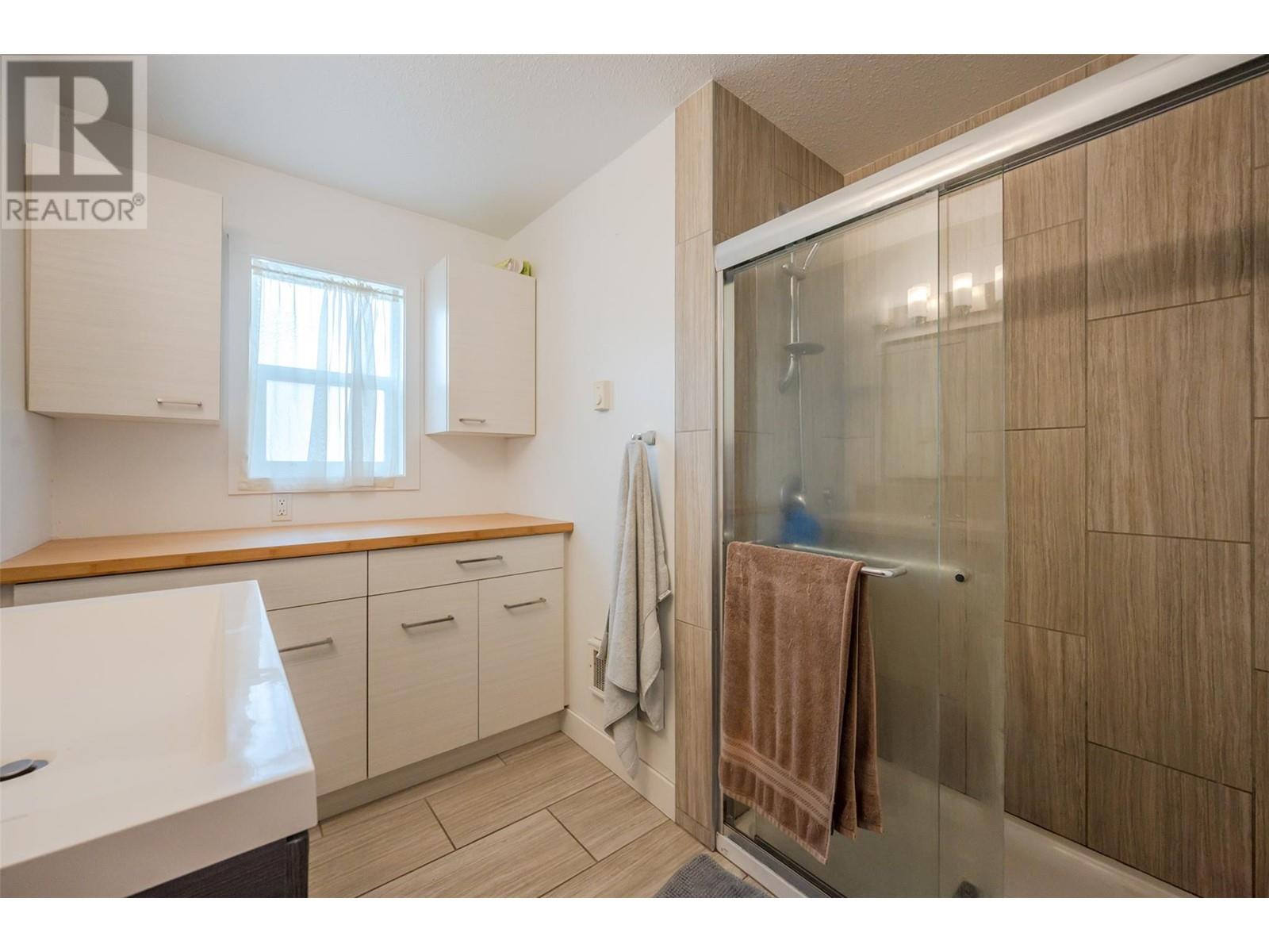 9716 Thompson Road, Summerland, British Columbia  V0H 1Z3 - Photo 13 - 10345700