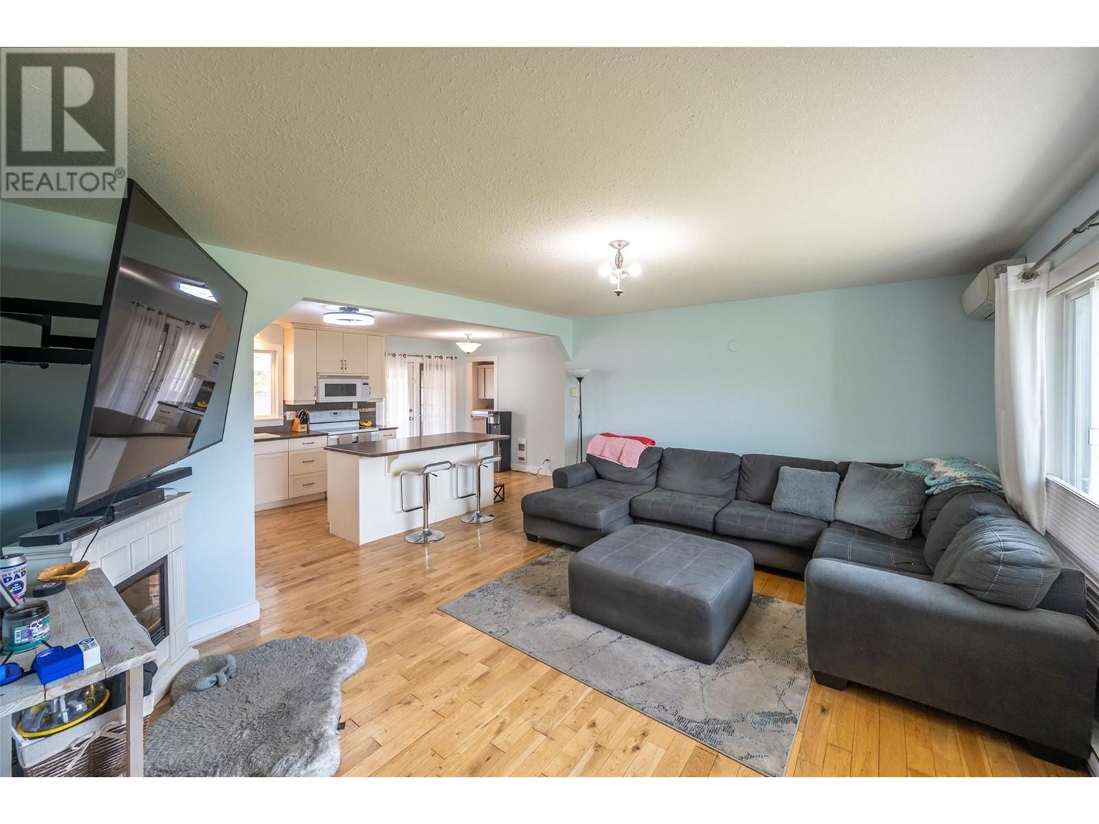 9716 Thompson Road, Summerland, British Columbia  V0H 1Z3 - Photo 2 - 10345700