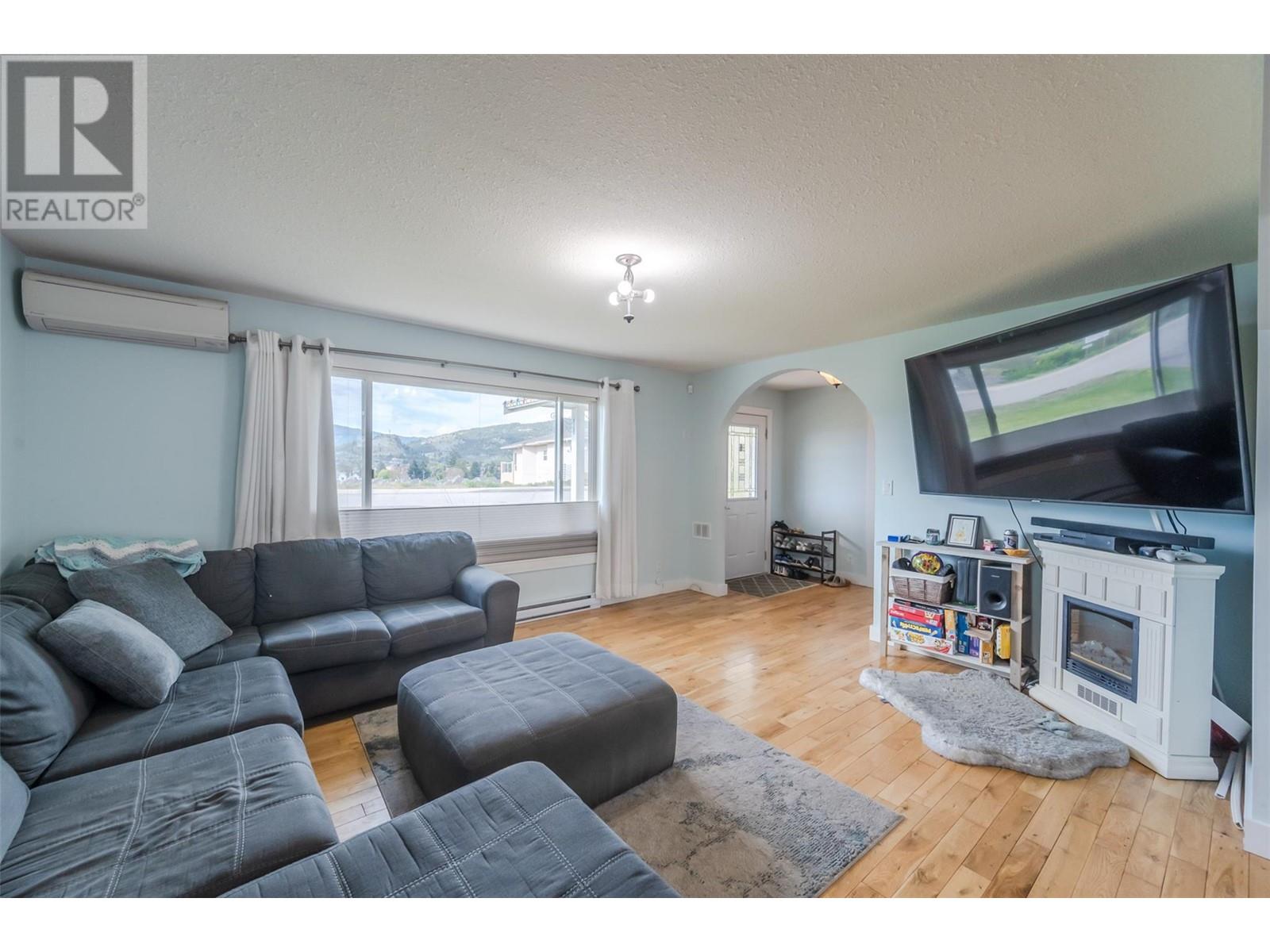 9716 Thompson Road, Summerland, British Columbia  V0H 1Z3 - Photo 3 - 10345700