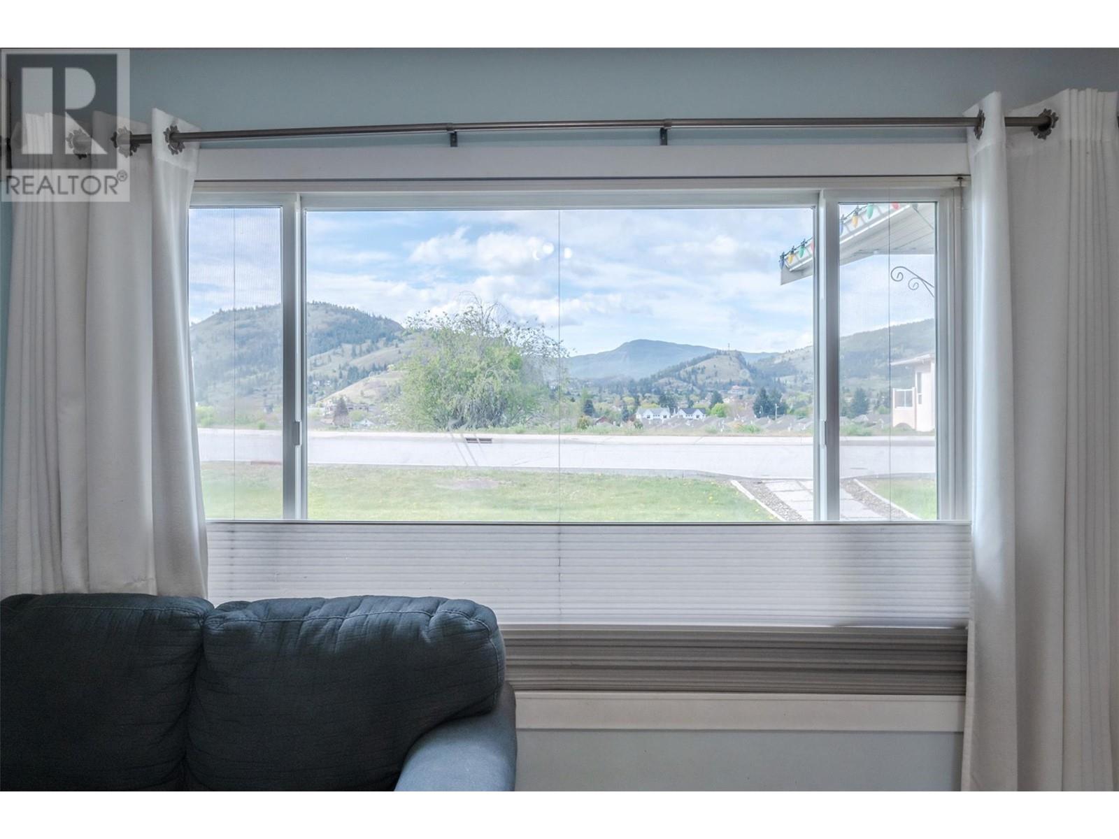 9716 Thompson Road, Summerland, British Columbia  V0H 1Z3 - Photo 5 - 10345700