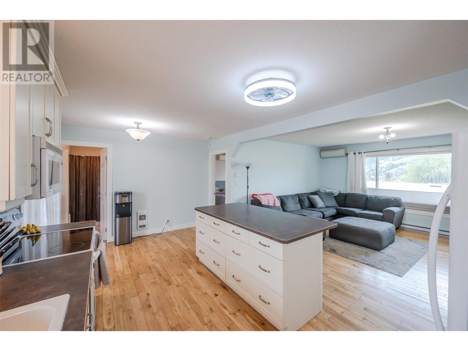 9716 Thompson Road, Summerland, British Columbia  V0H 1Z3 - Photo 7 - 10345700