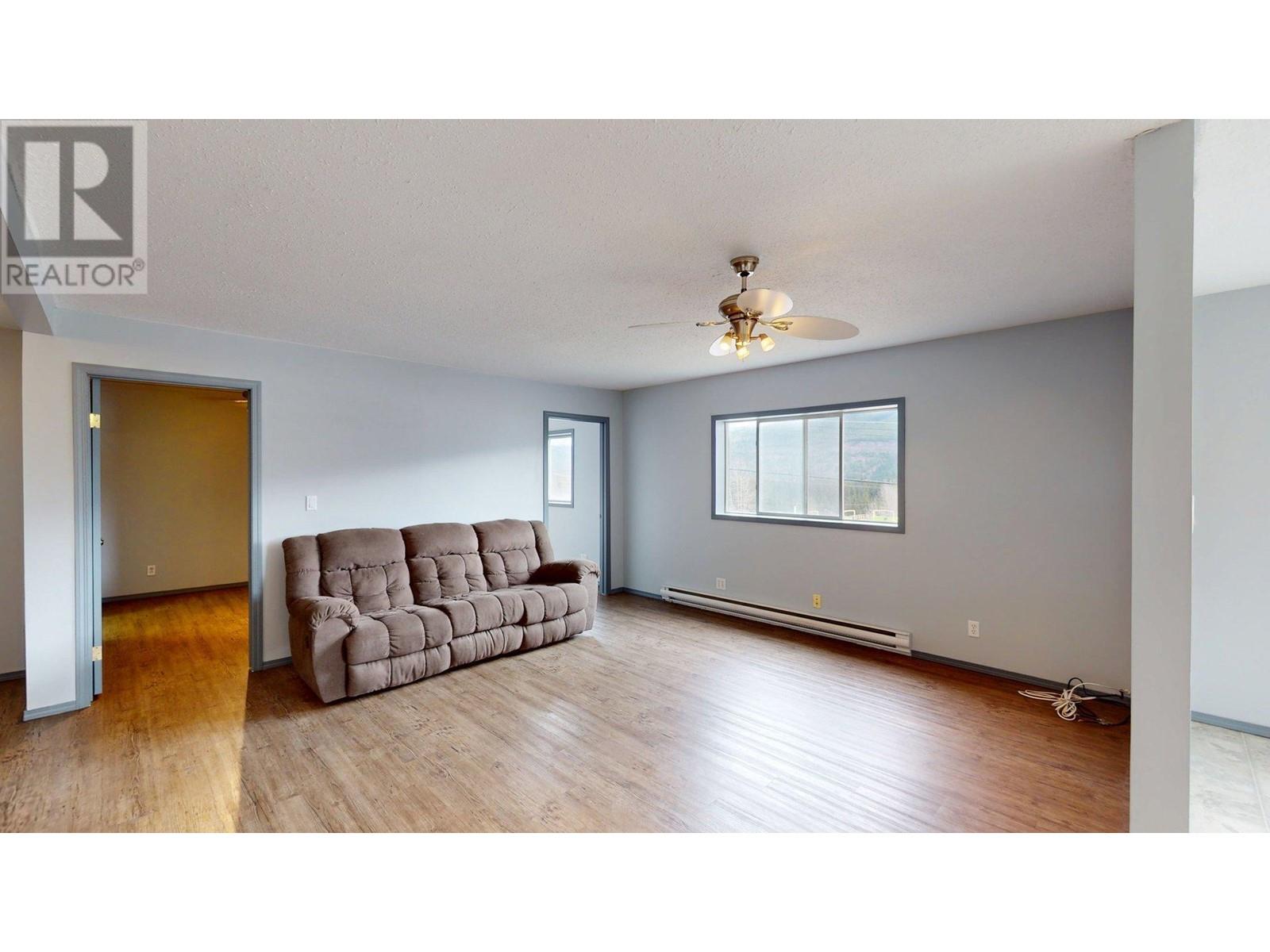7 Inkaneep Road, Elkford, British Columbia  V0B 1H0 - Photo 24 - 10344911