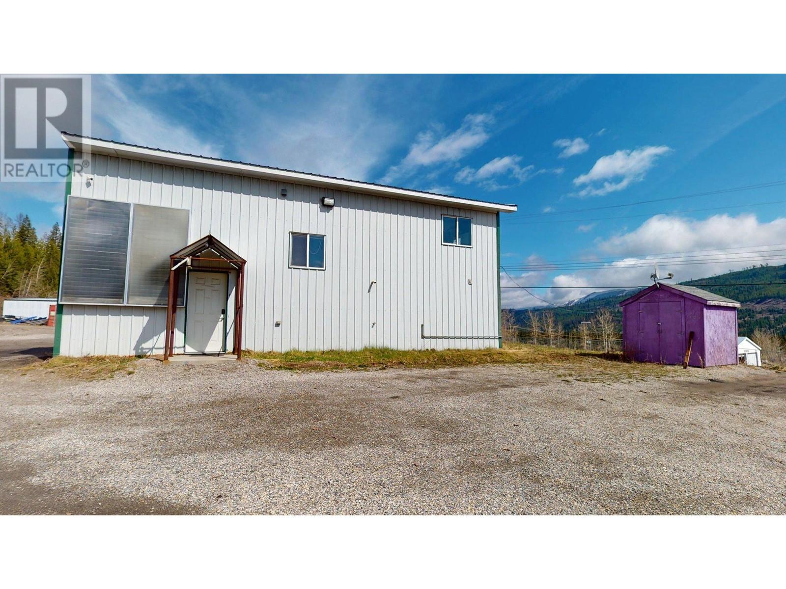 7 Inkaneep Road, Elkford, British Columbia  V0B 1H0 - Photo 38 - 10344911