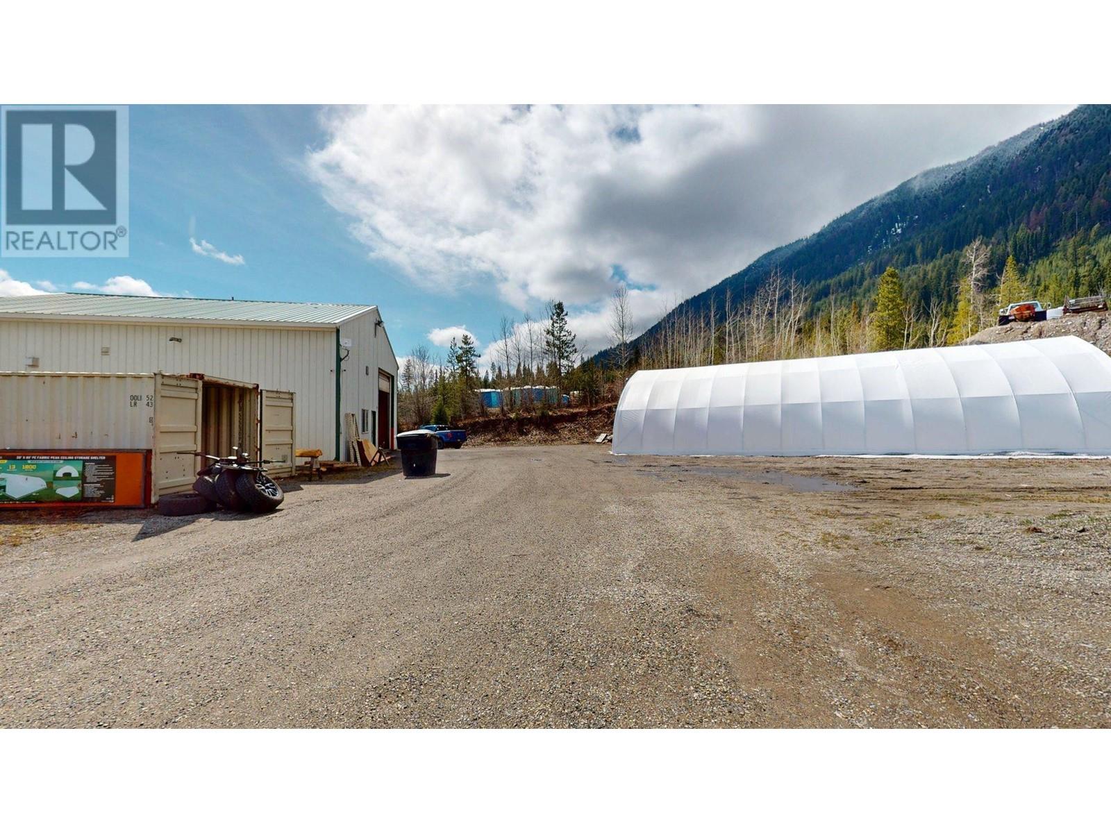 7 Inkaneep Road, Elkford, British Columbia  V0B 1H0 - Photo 43 - 10344911