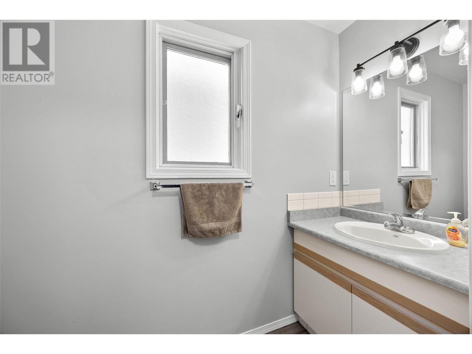 801 Alpine Terrace, Kamloops, British Columbia  V2B 6E7 - Photo 16 - 10345560