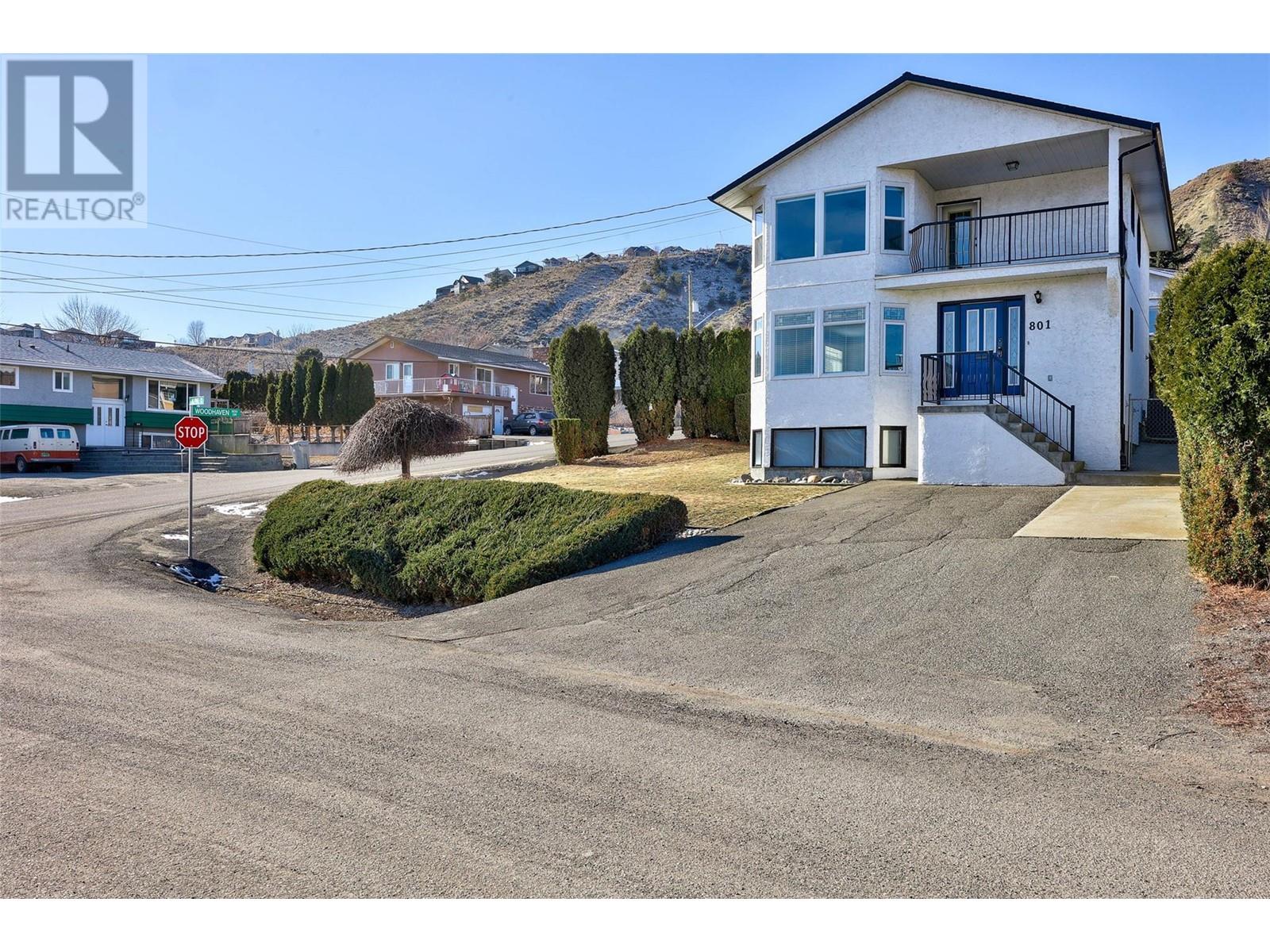 801 Alpine Terrace, Kamloops, British Columbia  V2B 6E7 - Photo 2 - 10345560