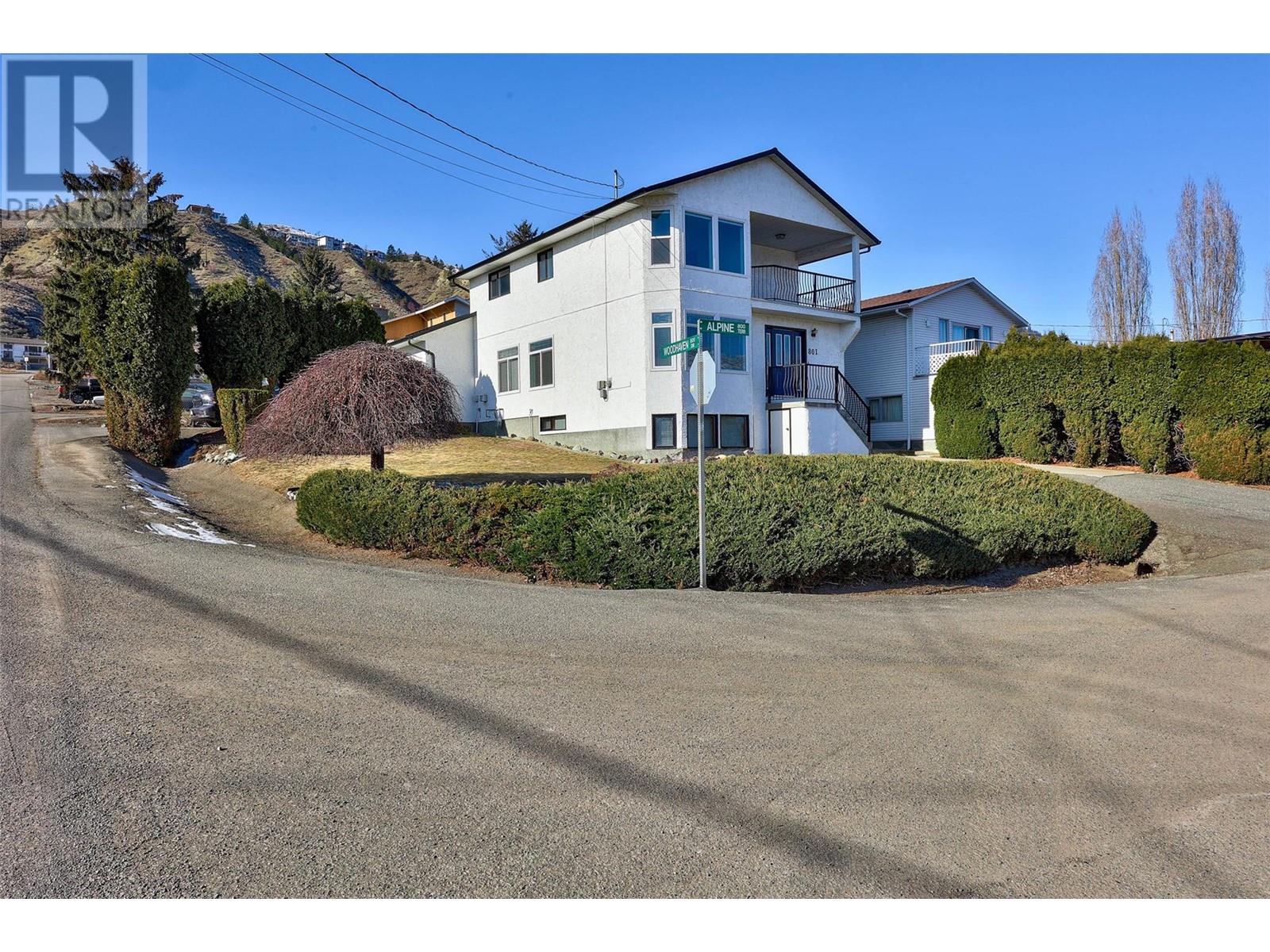 801 Alpine Terrace, Kamloops, British Columbia  V2B 6E7 - Photo 3 - 10345560