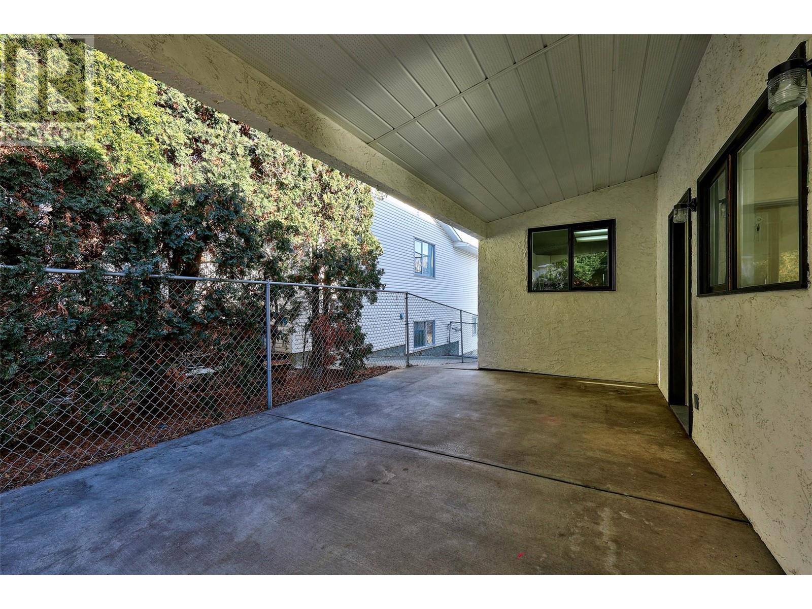 801 Alpine Terrace, Kamloops, British Columbia  V2B 6E7 - Photo 33 - 10345560