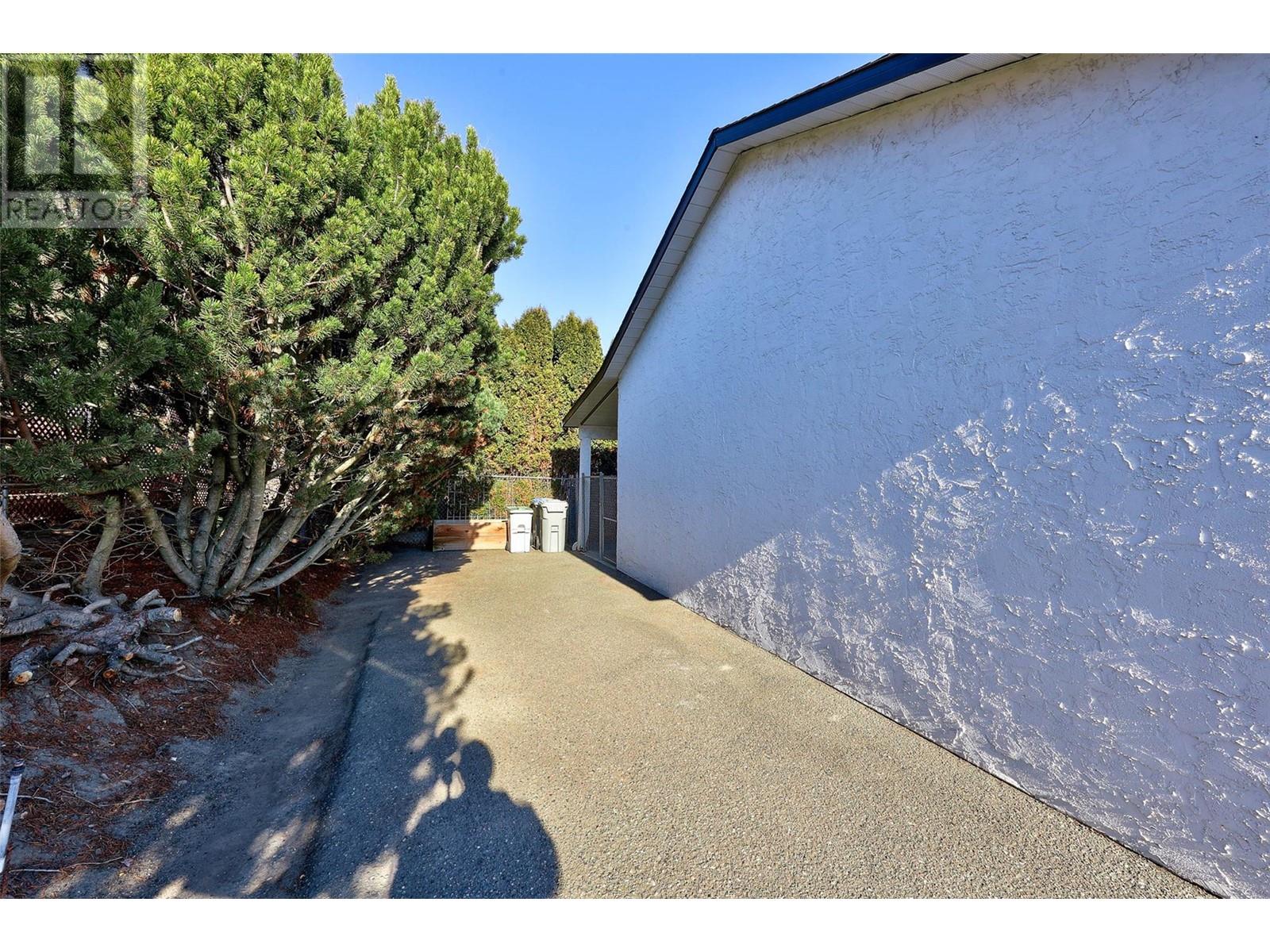 801 Alpine Terrace, Kamloops, British Columbia  V2B 6E7 - Photo 35 - 10345560