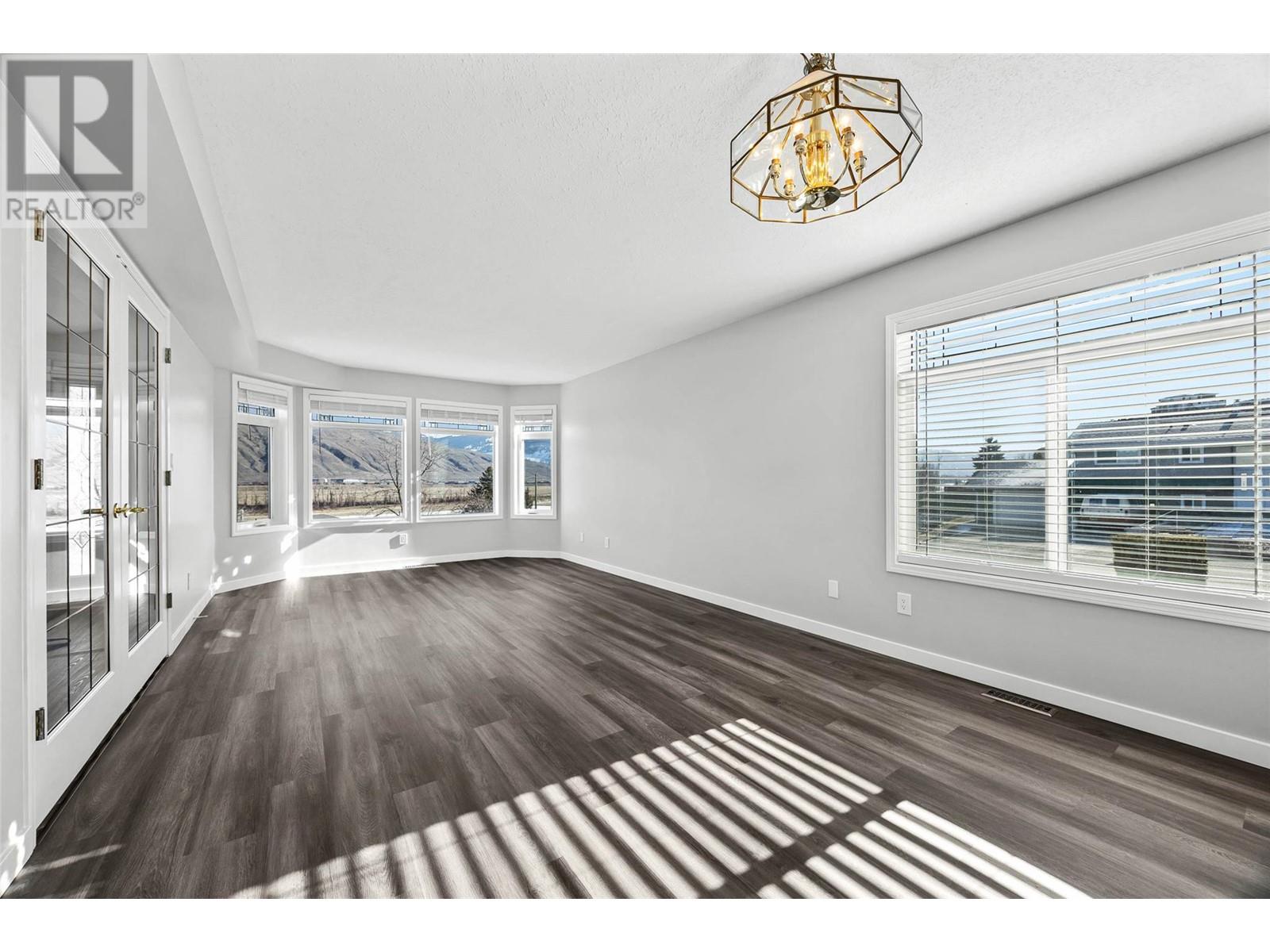 801 Alpine Terrace, Kamloops, British Columbia  V2B 6E7 - Photo 6 - 10345560