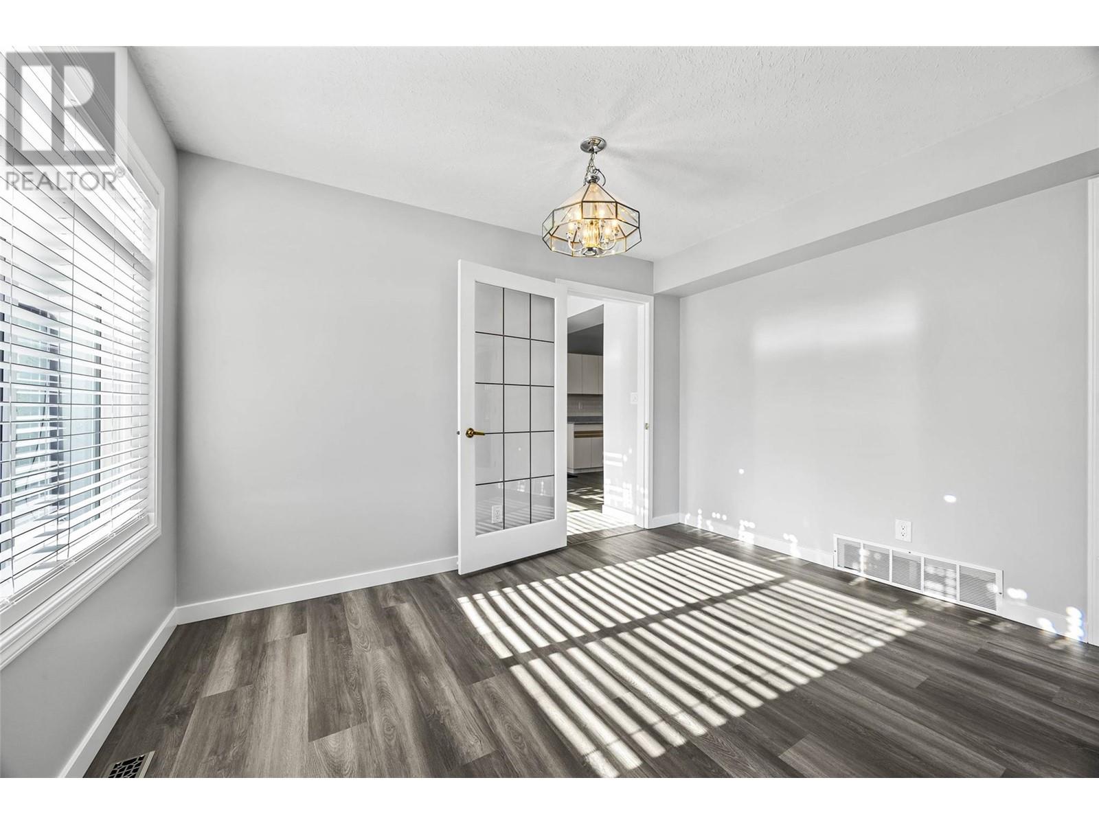 801 Alpine Terrace, Kamloops, British Columbia  V2B 6E7 - Photo 9 - 10345560