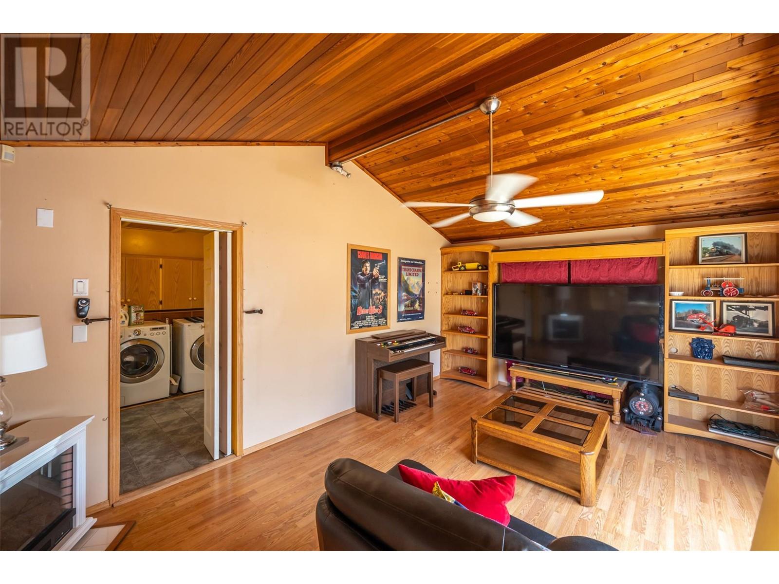 12252 Saunders Crescent, Summerland, British Columbia  V0H 1Z0 - Photo 3 - 10345726