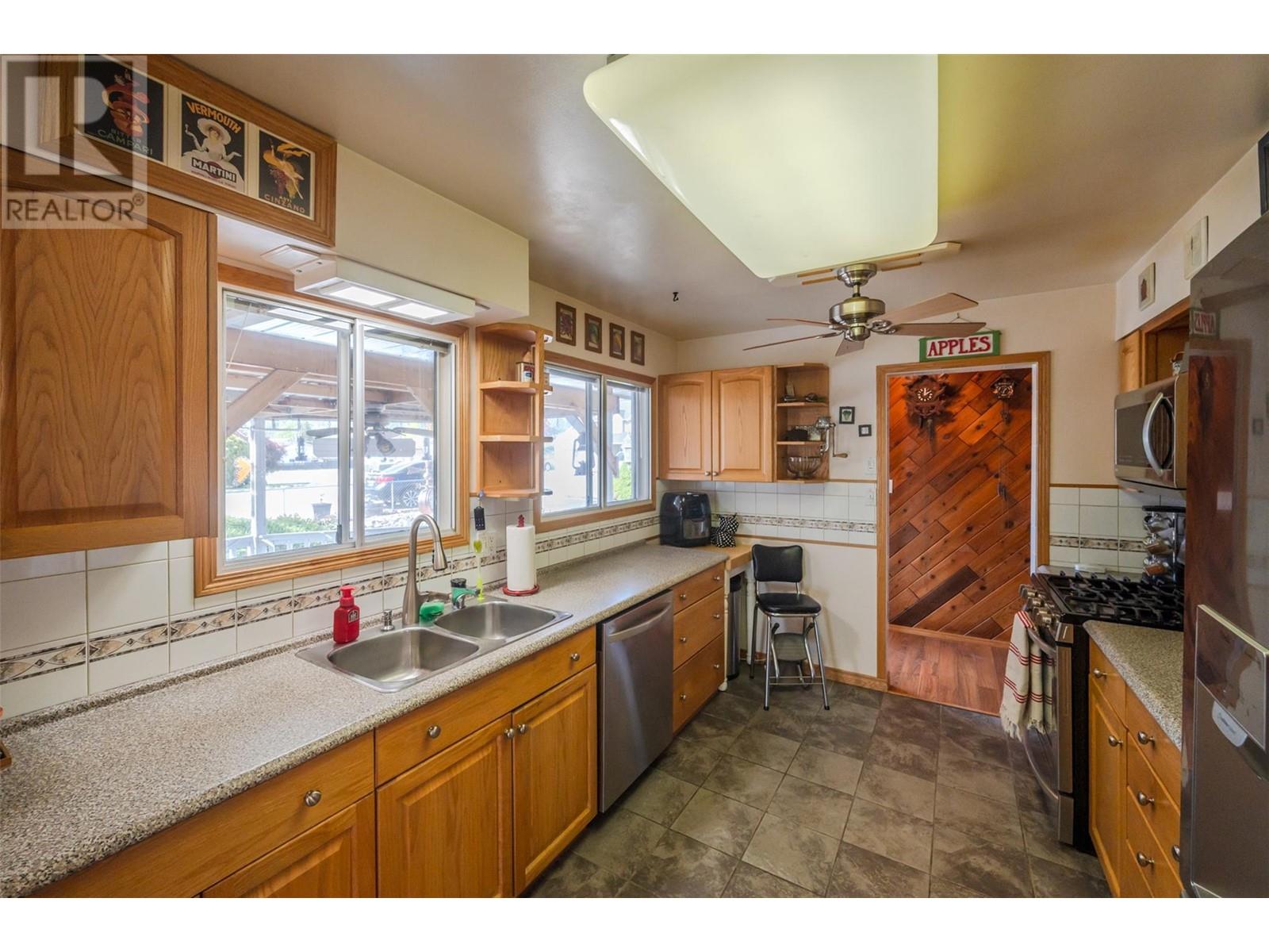 12252 Saunders Crescent, Summerland, British Columbia  V0H 1Z0 - Photo 7 - 10345726