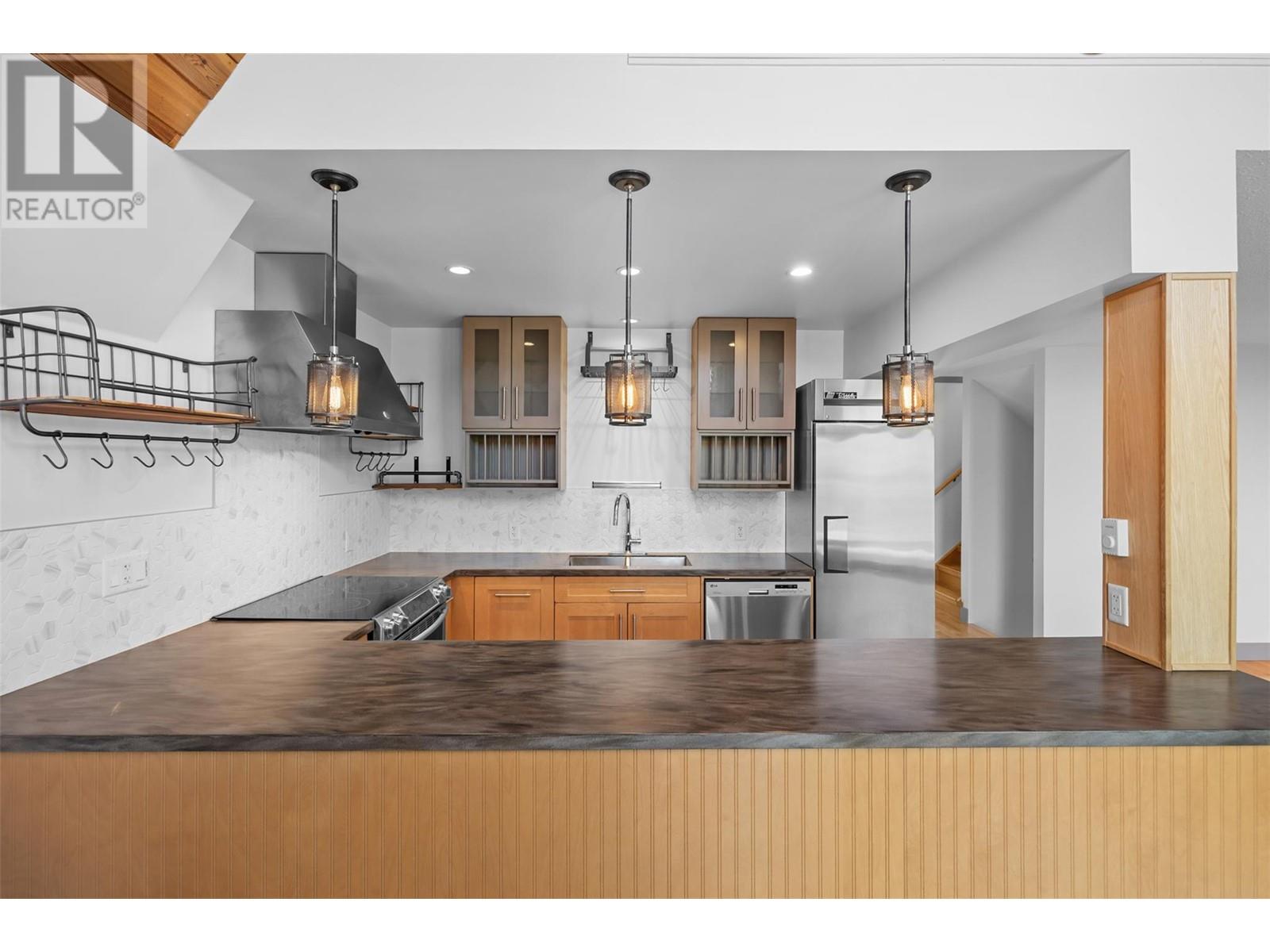 1128 Lynn Court, Kelowna, British Columbia  V1V 1H1 - Photo 10 - 10345355
