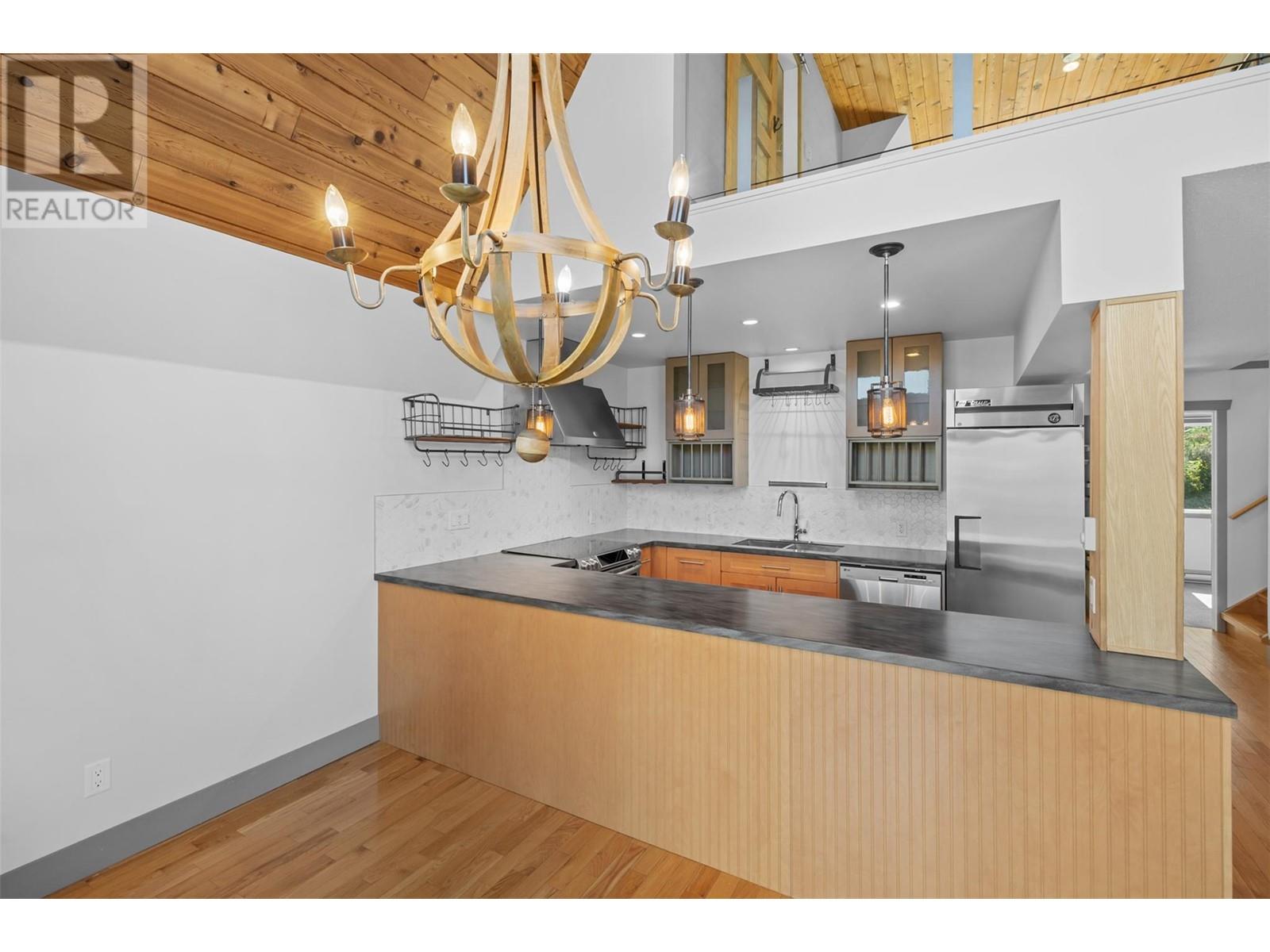 1128 Lynn Court, Kelowna, British Columbia  V1V 1H1 - Photo 11 - 10345355
