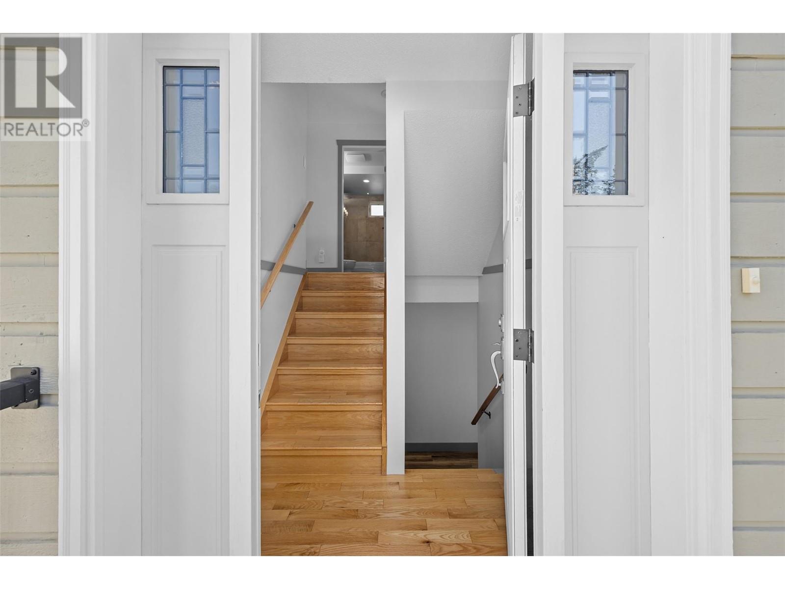 1128 Lynn Court, Kelowna, British Columbia  V1V 1H1 - Photo 4 - 10345355