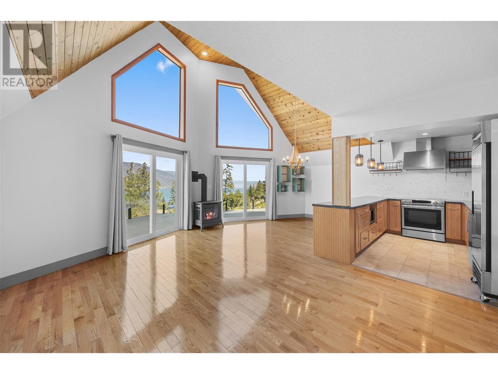 1128 Lynn Court, Kelowna, British Columbia  V1V 1H1 - Photo 5 - 10345355