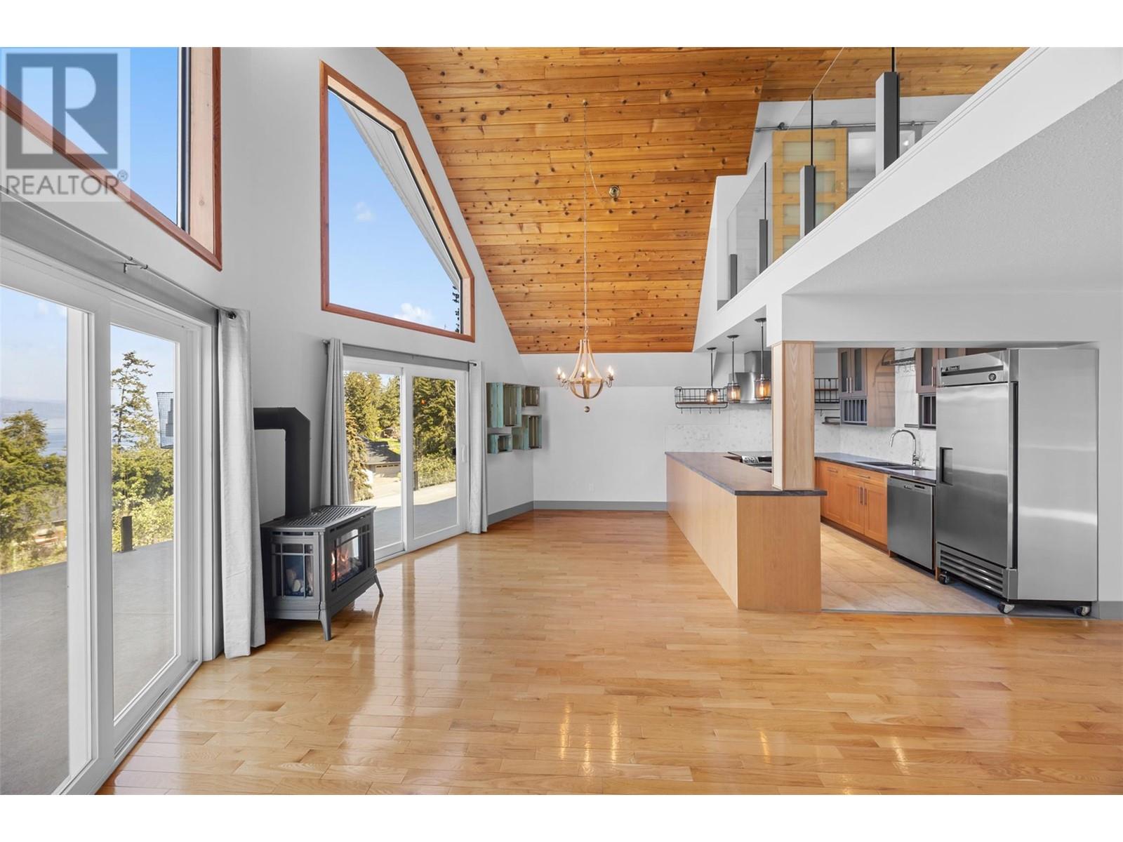 1128 Lynn Court, Kelowna, British Columbia  V1V 1H1 - Photo 6 - 10345355
