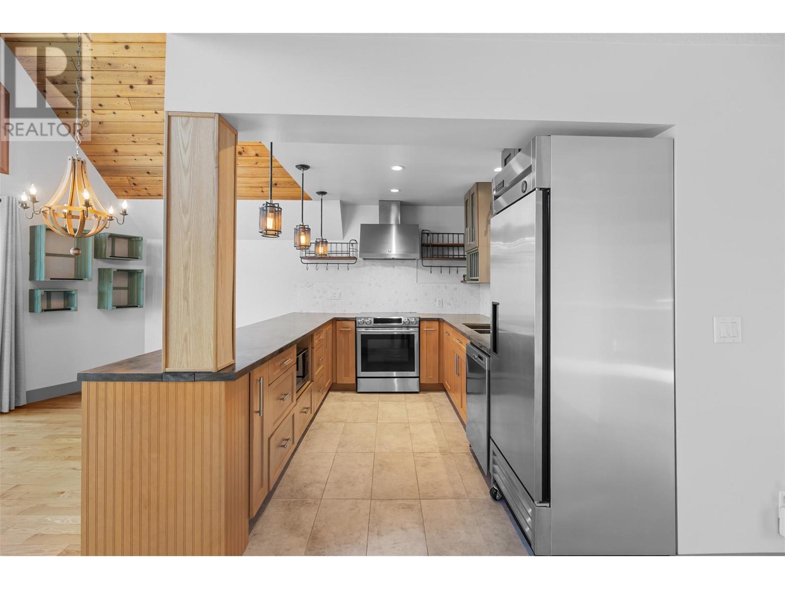 1128 Lynn Court, Kelowna, British Columbia  V1V 1H1 - Photo 7 - 10345355