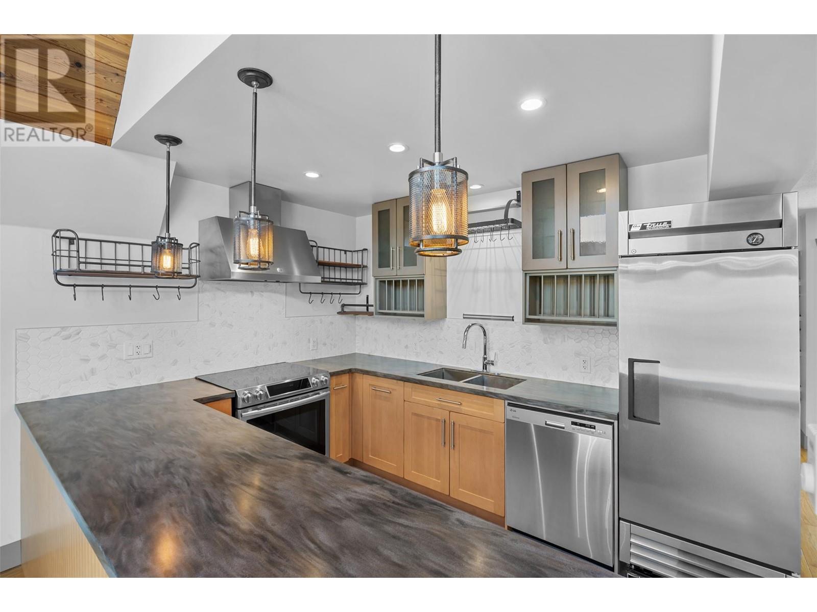 1128 Lynn Court, Kelowna, British Columbia  V1V 1H1 - Photo 9 - 10345355