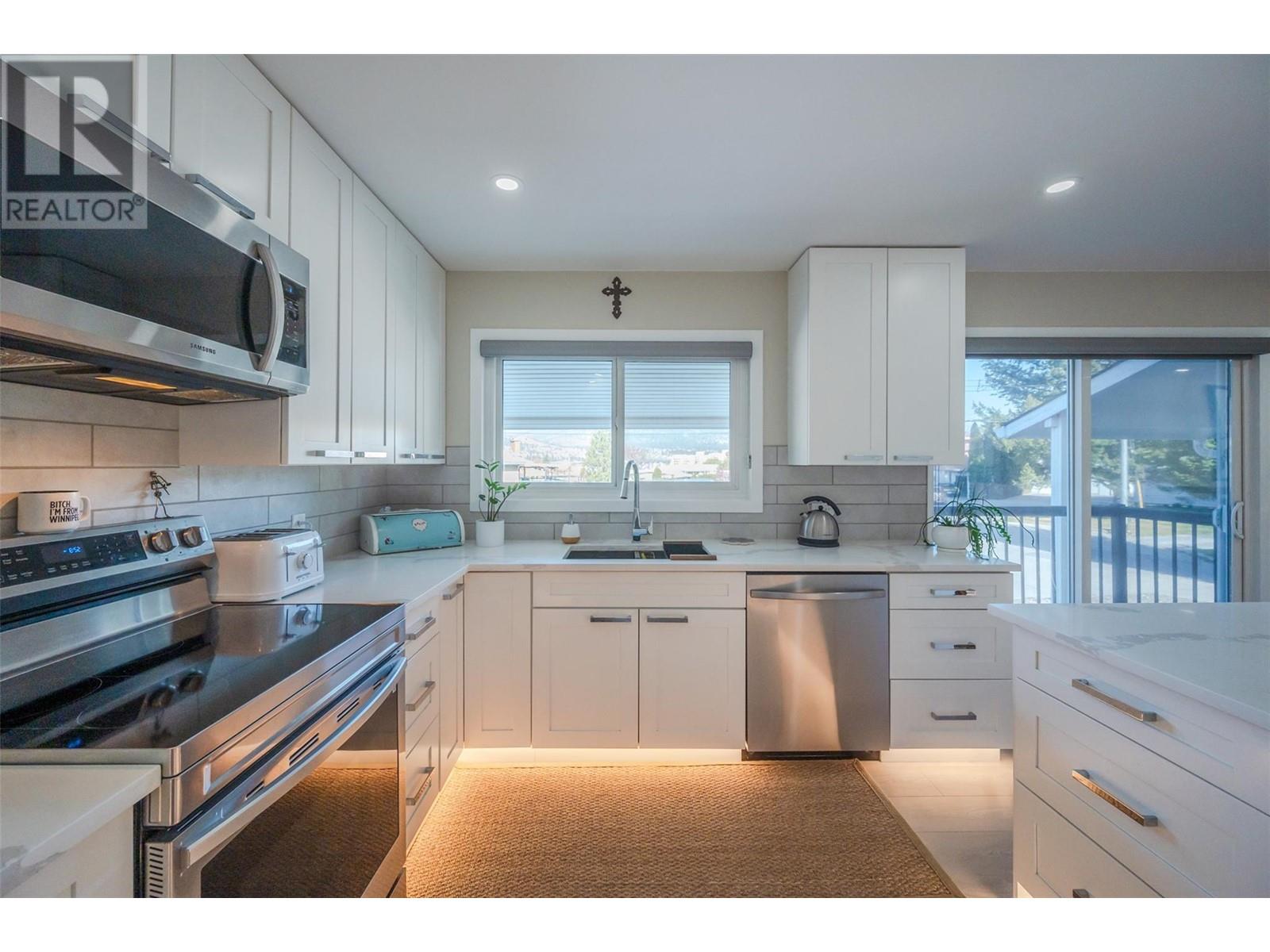 102 Pineview Place, Penticton, British Columbia  V2A 3R4 - Photo 15 - 10345733