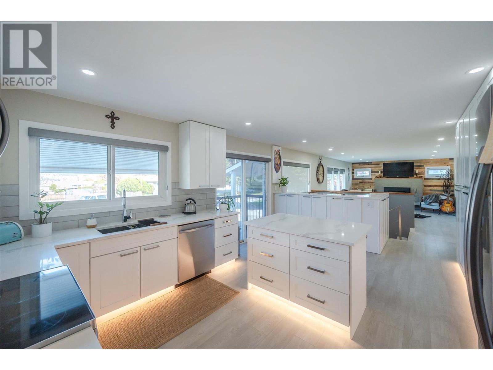 102 Pineview Place, Penticton, British Columbia  V2A 3R4 - Photo 16 - 10345733