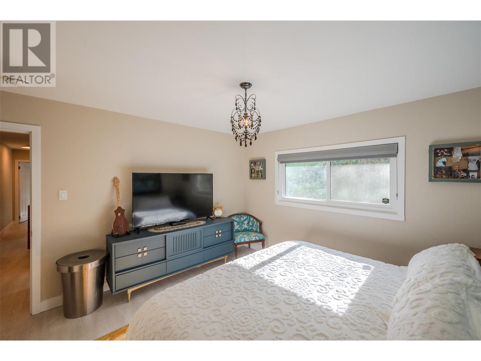 102 Pineview Place, Penticton, British Columbia  V2A 3R4 - Photo 26 - 10345733