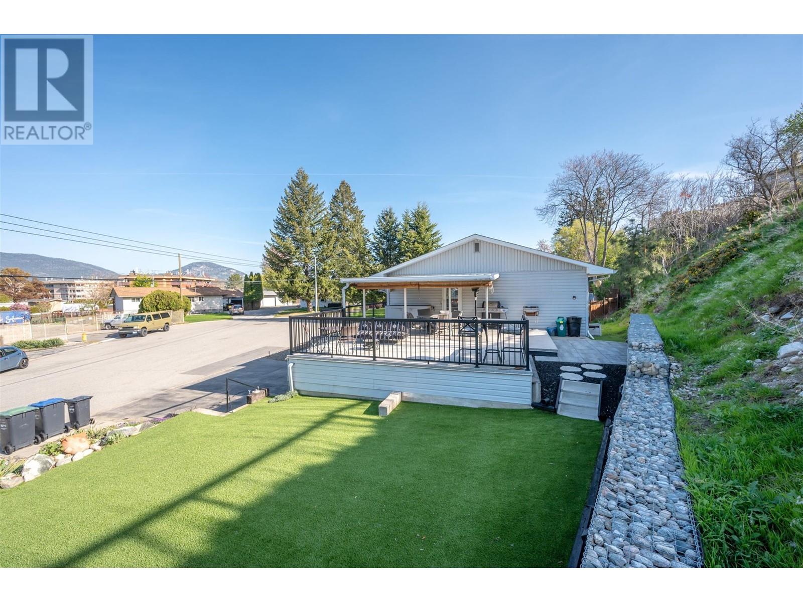 102 Pineview Place, Penticton, British Columbia  V2A 3R4 - Photo 36 - 10345733
