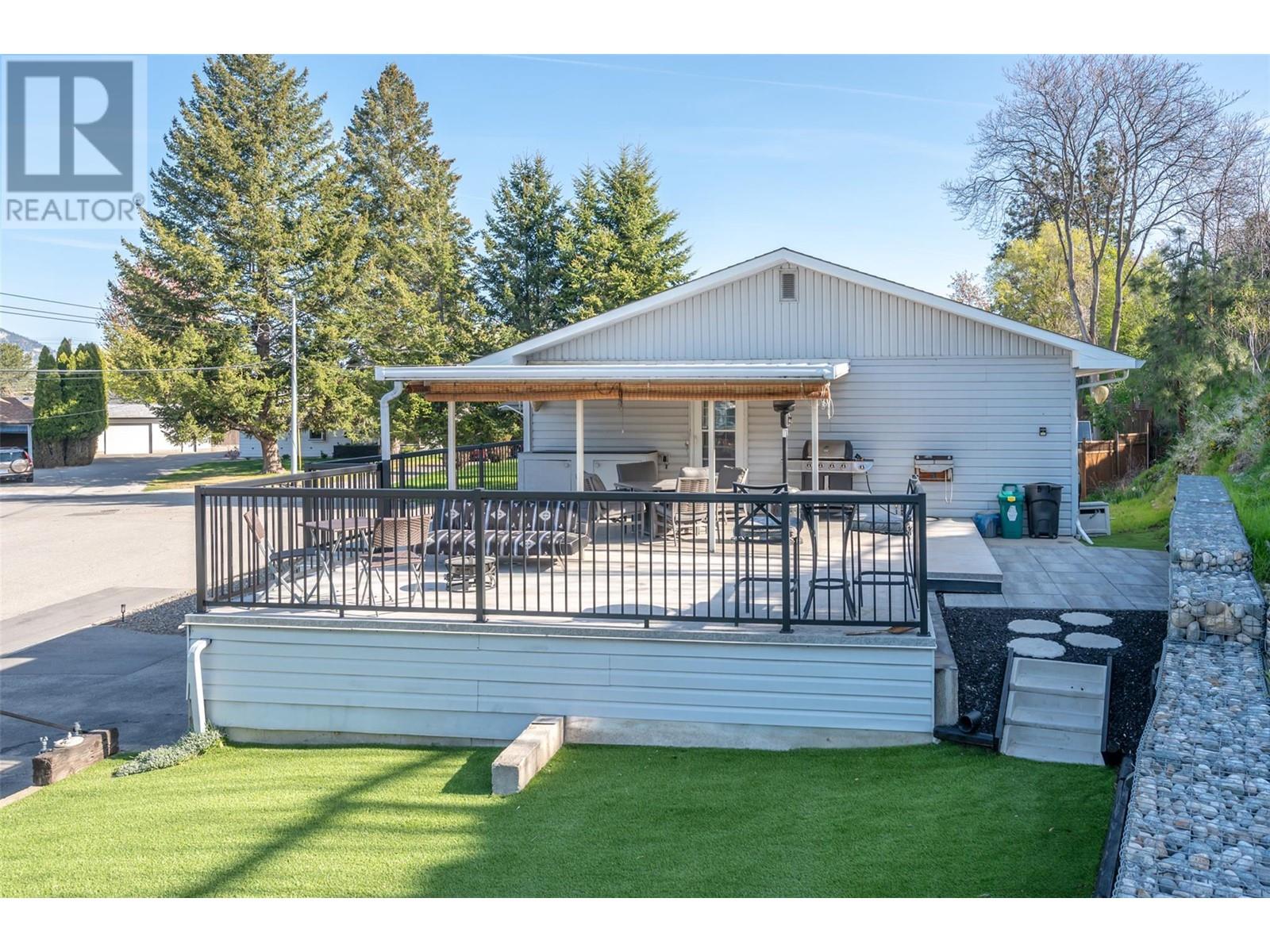 102 Pineview Place, Penticton, British Columbia  V2A 3R4 - Photo 37 - 10345733