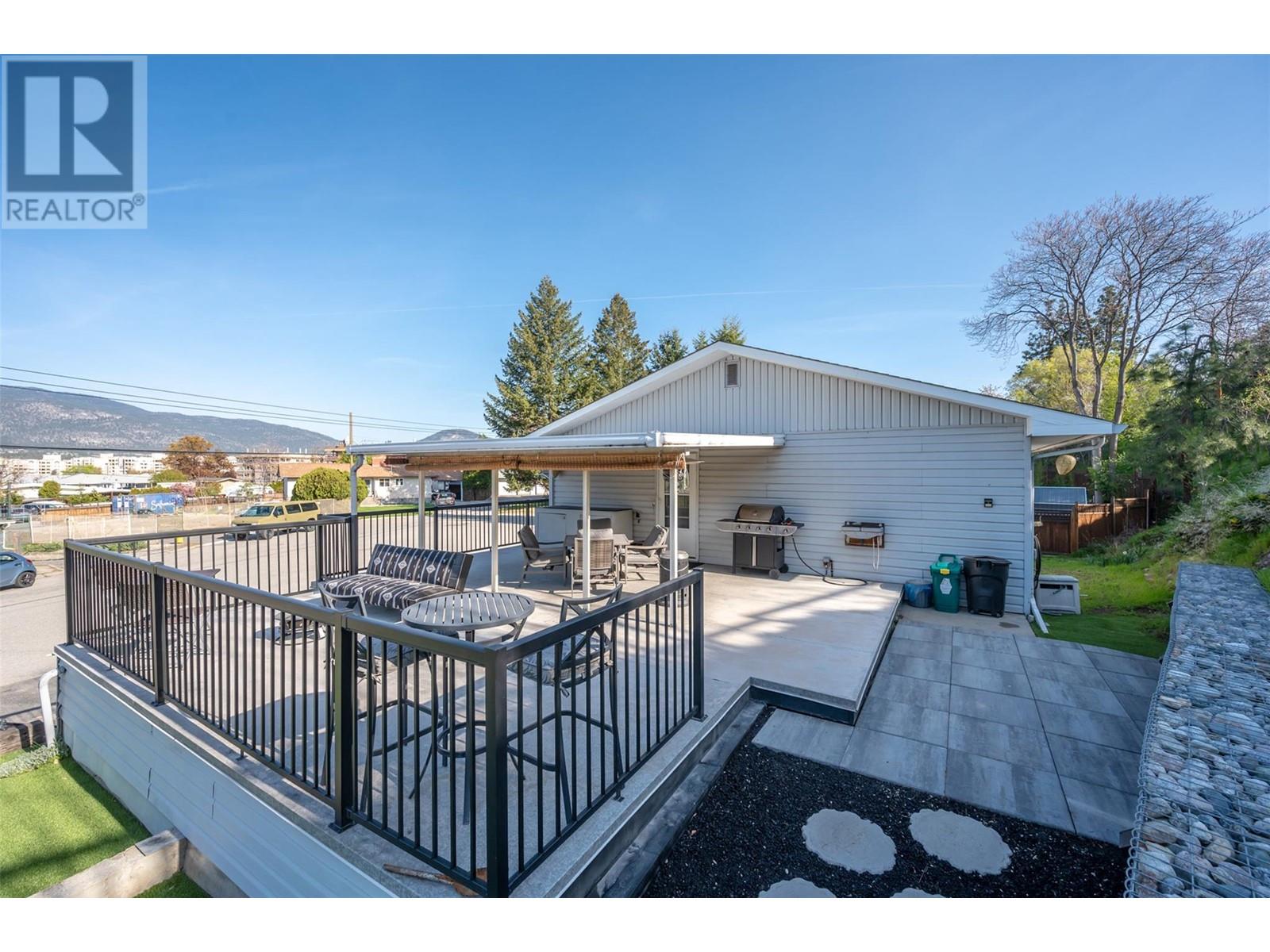 102 Pineview Place, Penticton, British Columbia  V2A 3R4 - Photo 38 - 10345733