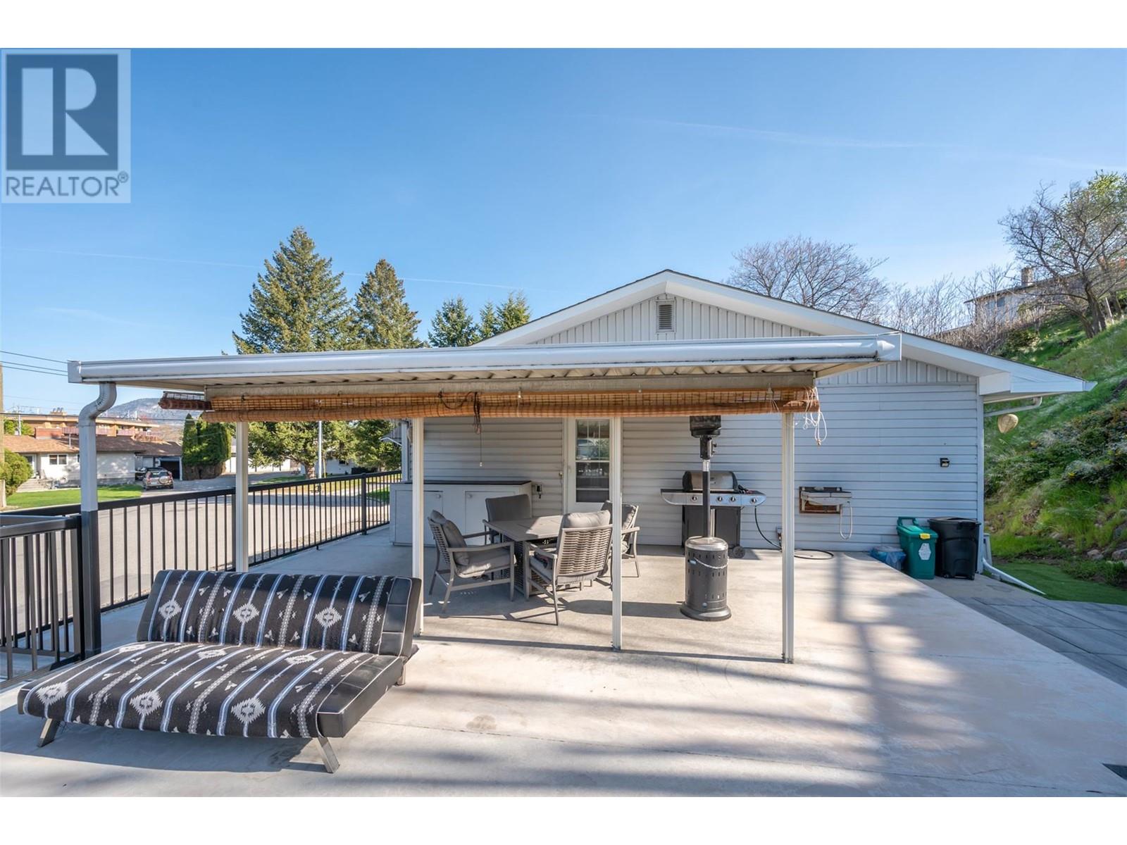 102 Pineview Place, Penticton, British Columbia  V2A 3R4 - Photo 43 - 10345733