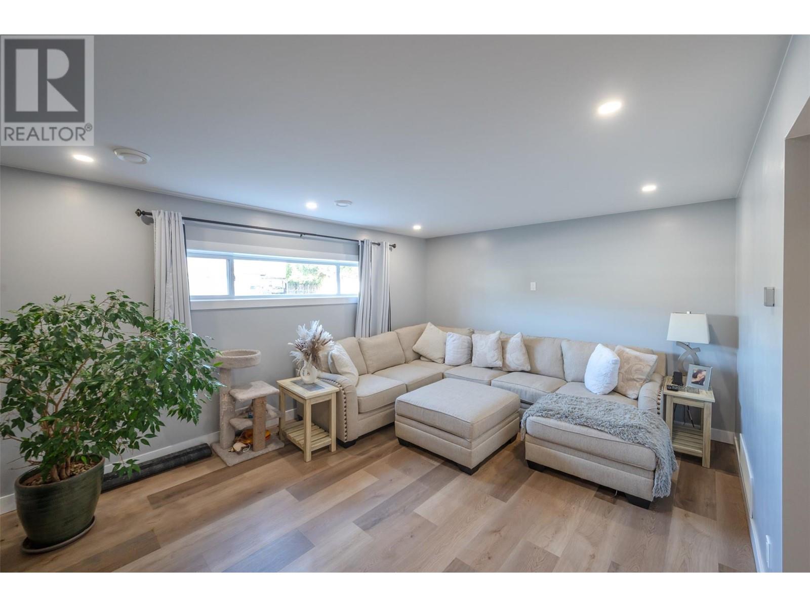 102 Pineview Place, Penticton, British Columbia  V2A 3R4 - Photo 49 - 10345733