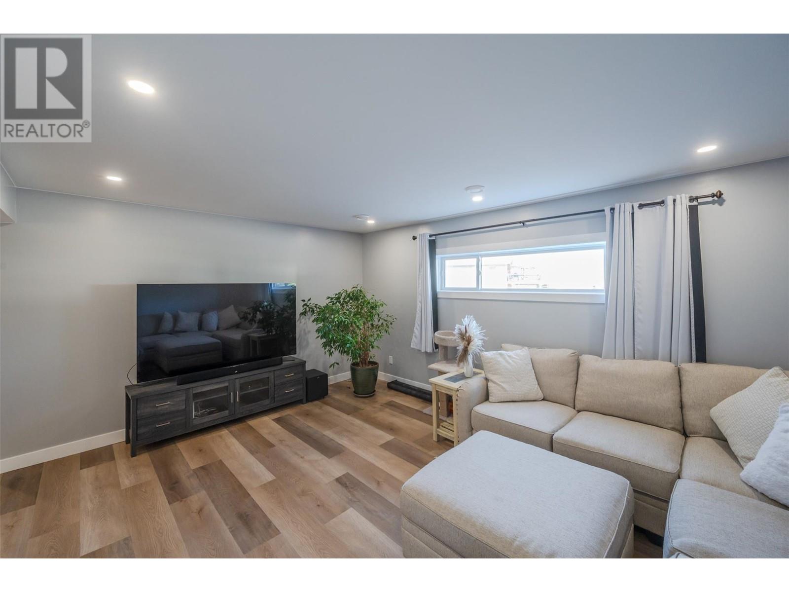 102 Pineview Place, Penticton, British Columbia  V2A 3R4 - Photo 50 - 10345733