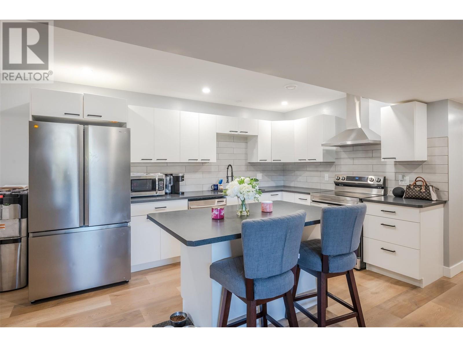 102 Pineview Place, Penticton, British Columbia  V2A 3R4 - Photo 54 - 10345733