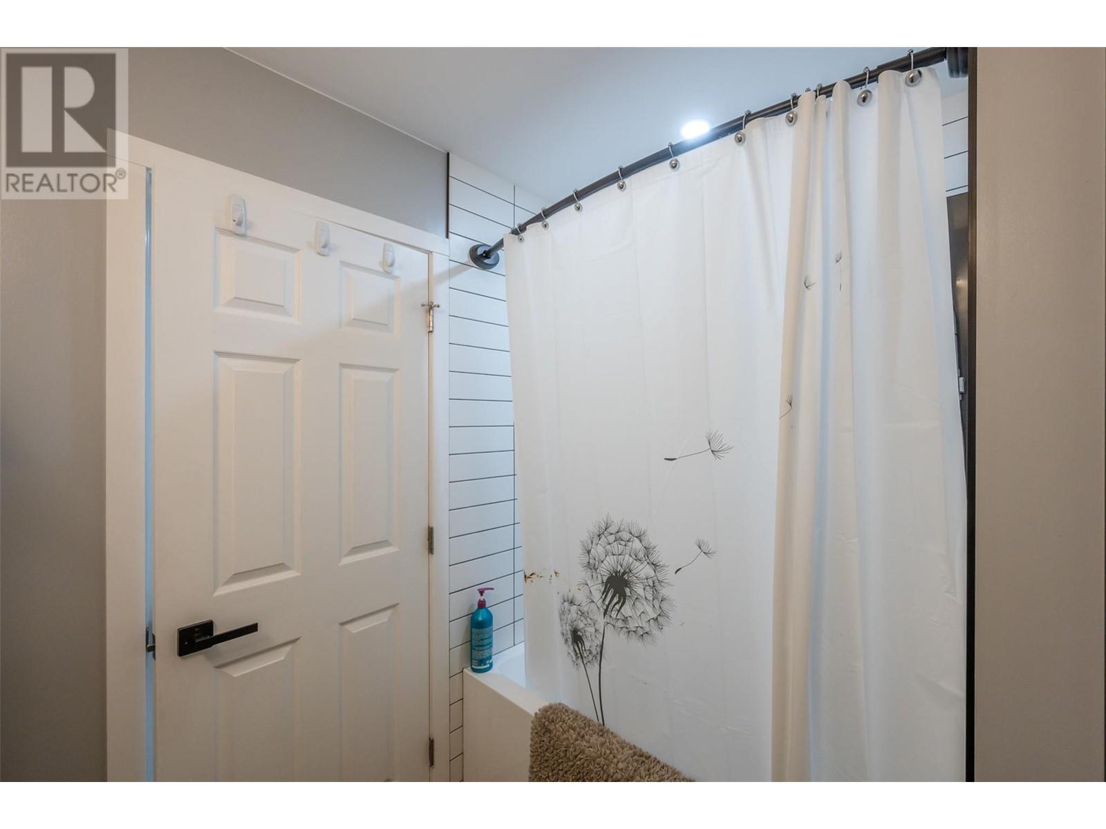 102 Pineview Place, Penticton, British Columbia  V2A 3R4 - Photo 62 - 10345733