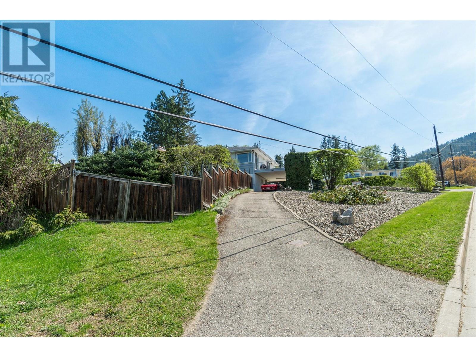 1290 15 Street Se, Salmon Arm, British Columbia  V1E 2G8 - Photo 18 - 10345427