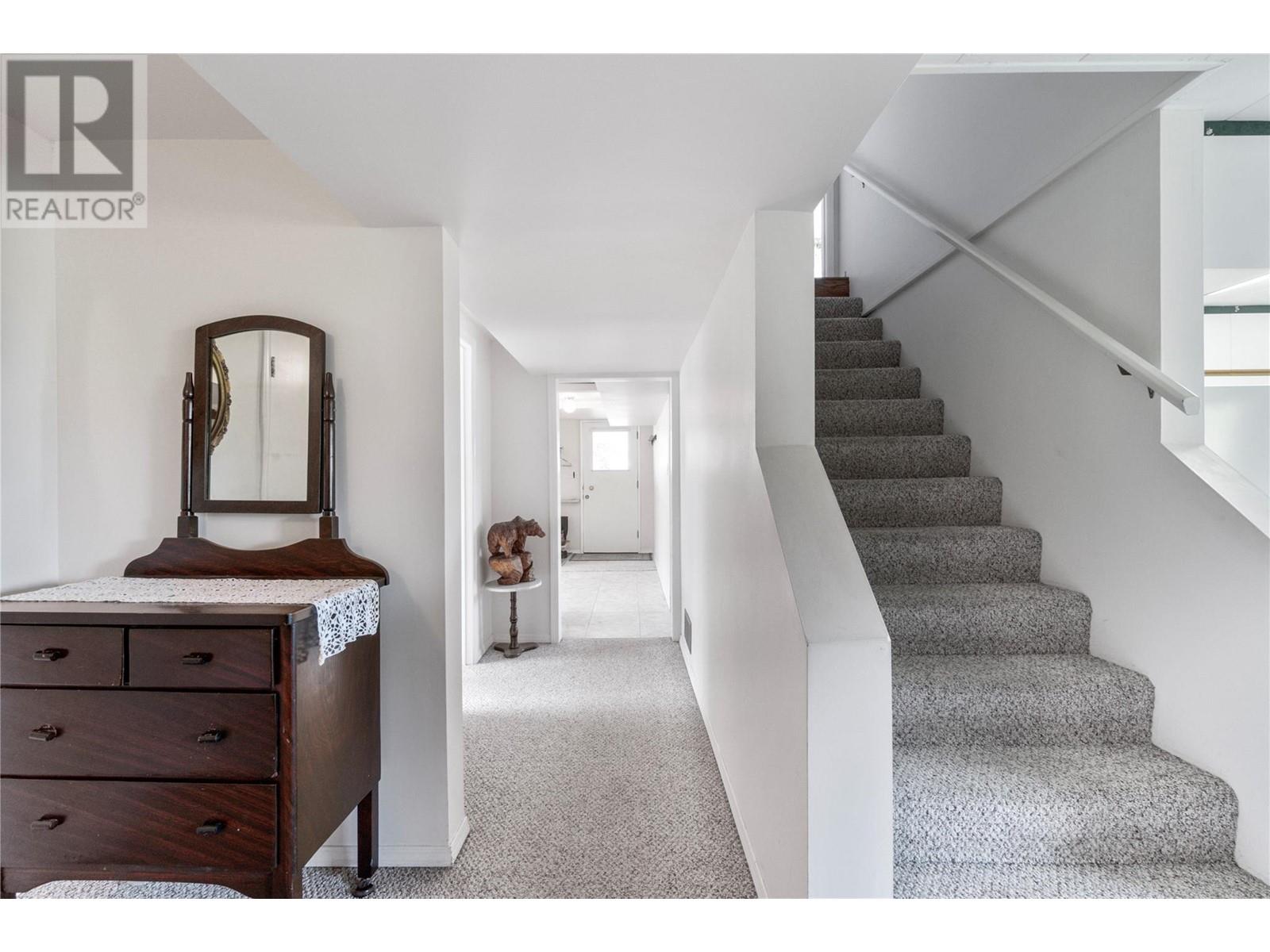 1290 15 Street Se, Salmon Arm, British Columbia  V1E 2G8 - Photo 36 - 10345427