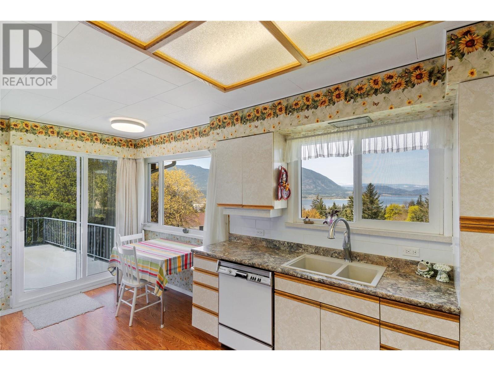 1290 15 Street Se, Salmon Arm, British Columbia  V1E 2G8 - Photo 50 - 10345427