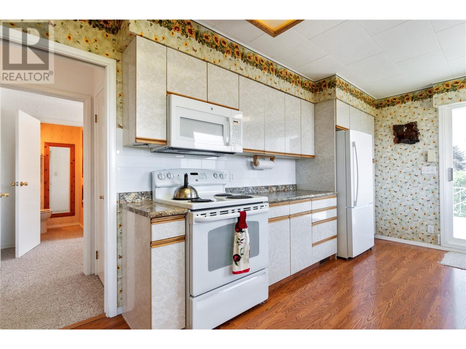 1290 15 Street Se, Salmon Arm, British Columbia  V1E 2G8 - Photo 52 - 10345427