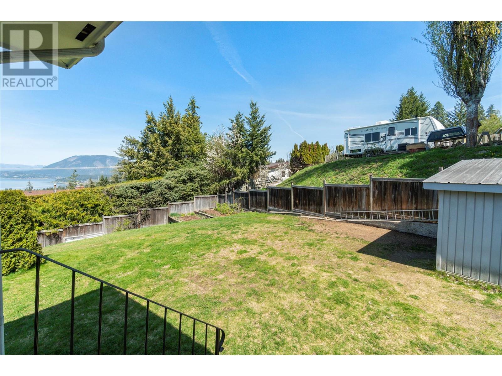 1290 15 Street Se, Salmon Arm, British Columbia  V1E 2G8 - Photo 8 - 10345427