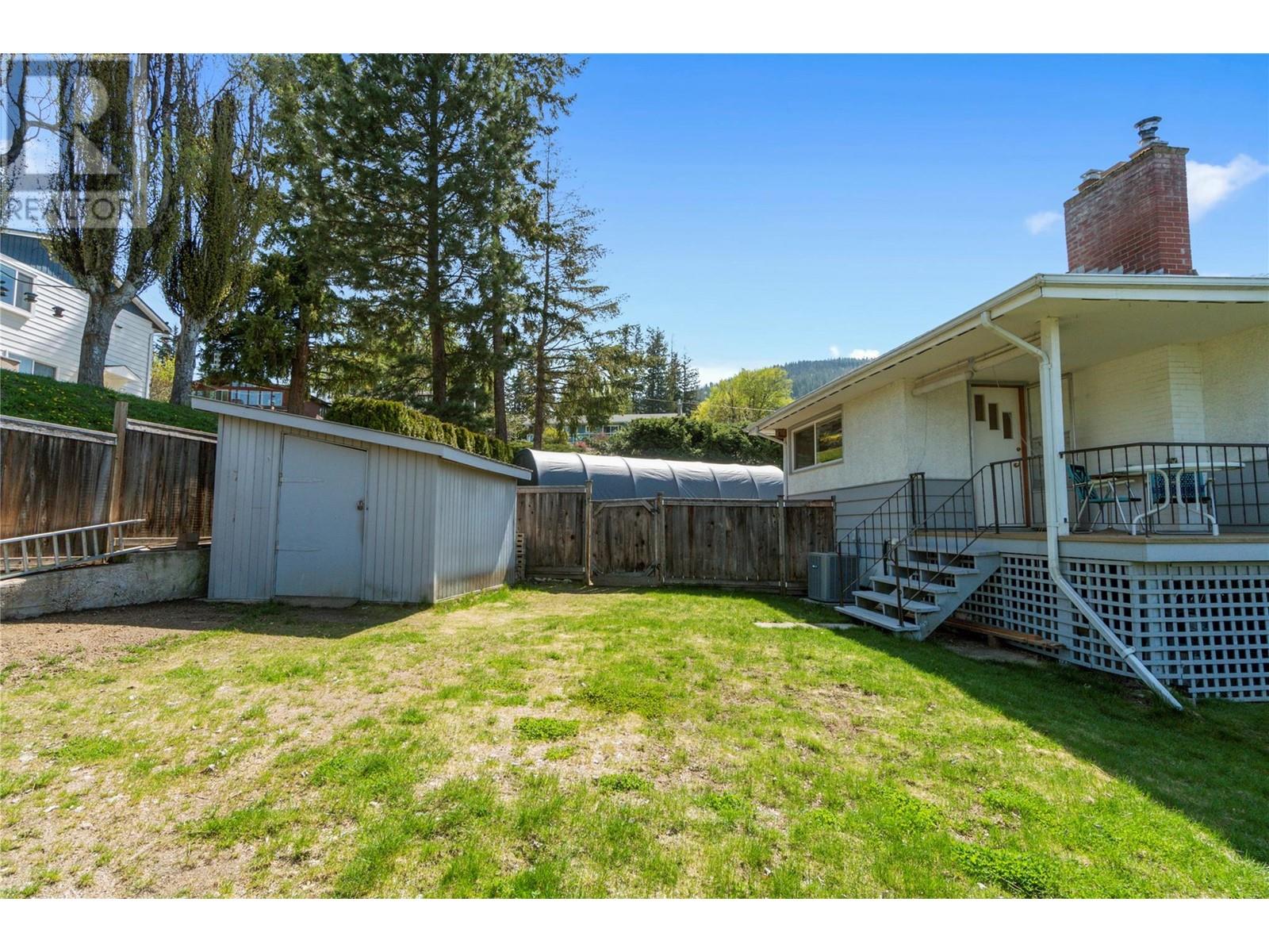 1290 15 Street Se, Salmon Arm, British Columbia  V1E 2G8 - Photo 9 - 10345427