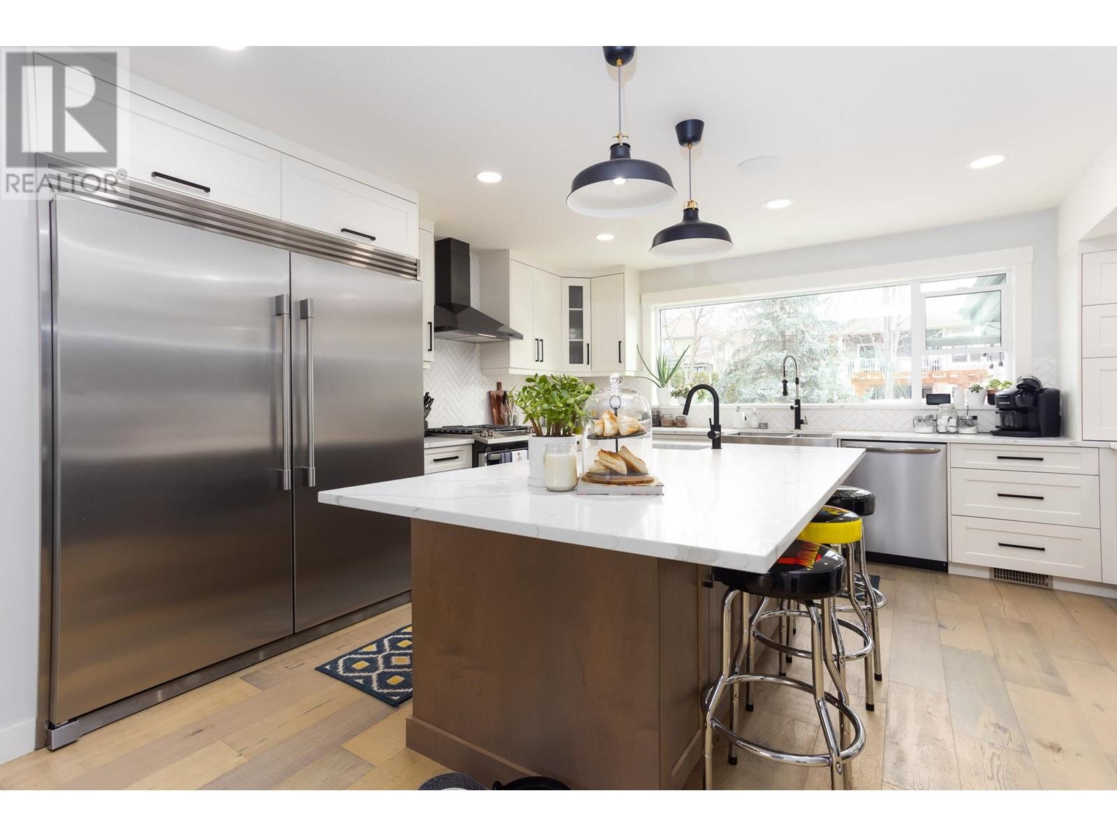4661 Gordon Drive, Kelowna, British Columbia  V1W 1T5 - Photo 2 - 10345536