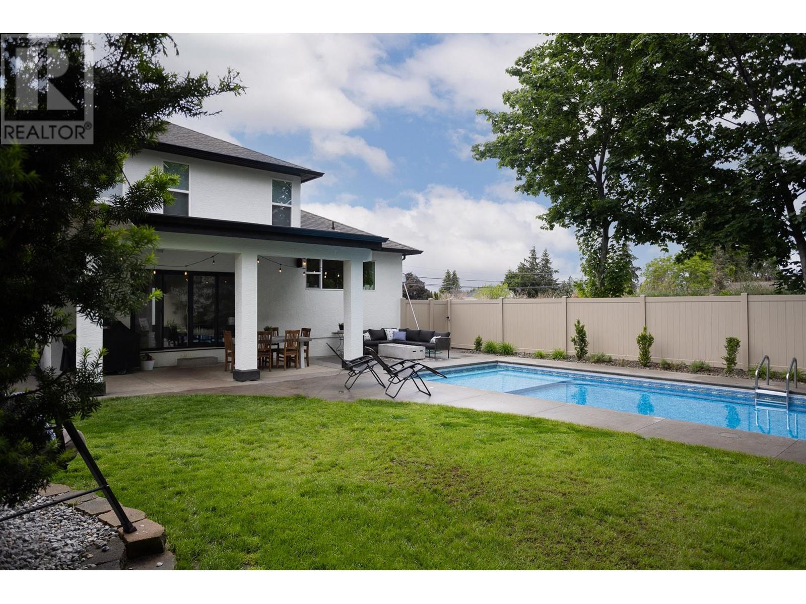 4661 Gordon Drive, Kelowna, British Columbia  V1W 1T5 - Photo 29 - 10345536