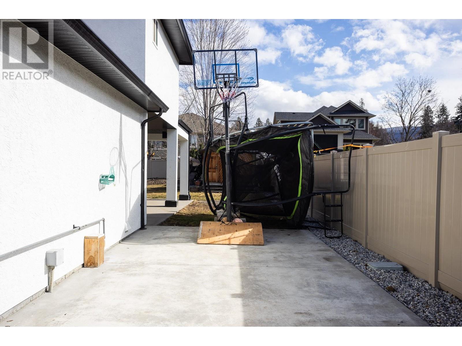 4661 Gordon Drive, Kelowna, British Columbia  V1W 1T5 - Photo 32 - 10345536