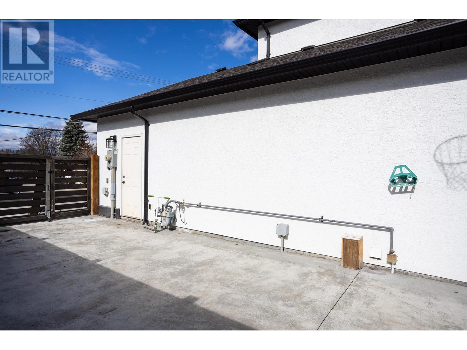 4661 Gordon Drive, Kelowna, British Columbia  V1W 1T5 - Photo 33 - 10345536